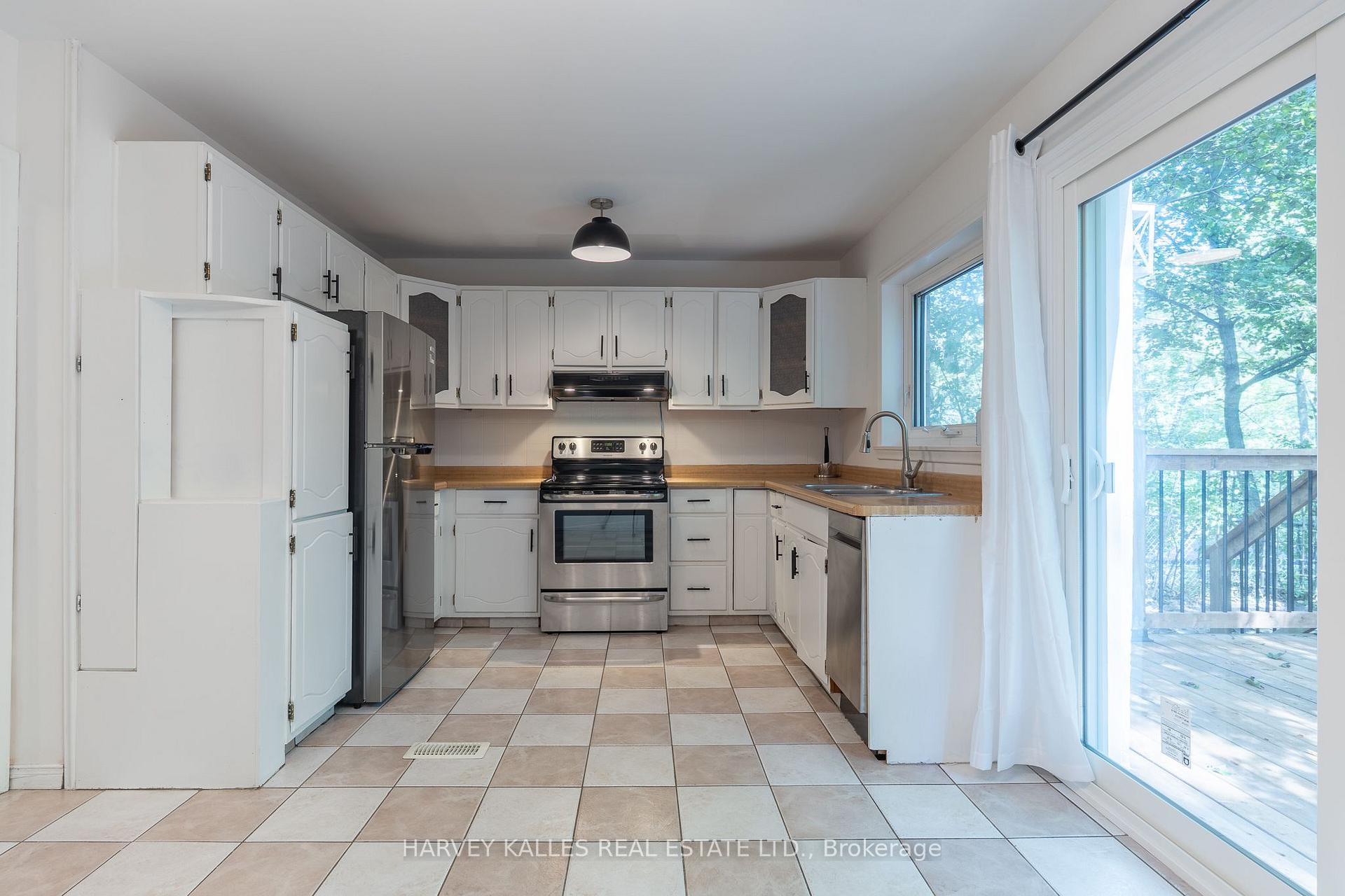 Photo 19 of 2258 Brookhurst Road, Mississauga, Clarkson — HOMEH