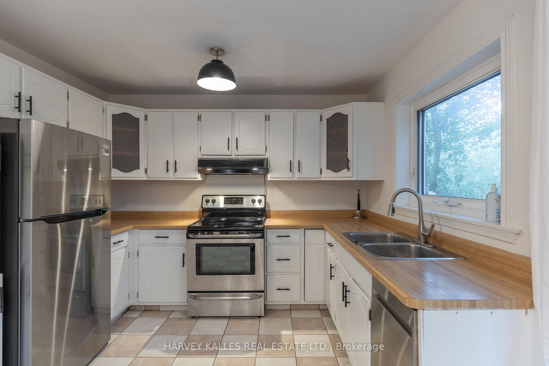 Photo 21 of 2258 Brookhurst Road, Mississauga, Clarkson — HOMEH