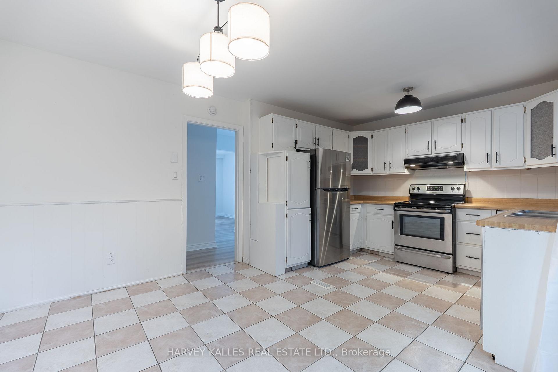 Photo 25 of 2258 Brookhurst Road, Mississauga, Clarkson — HOMEH