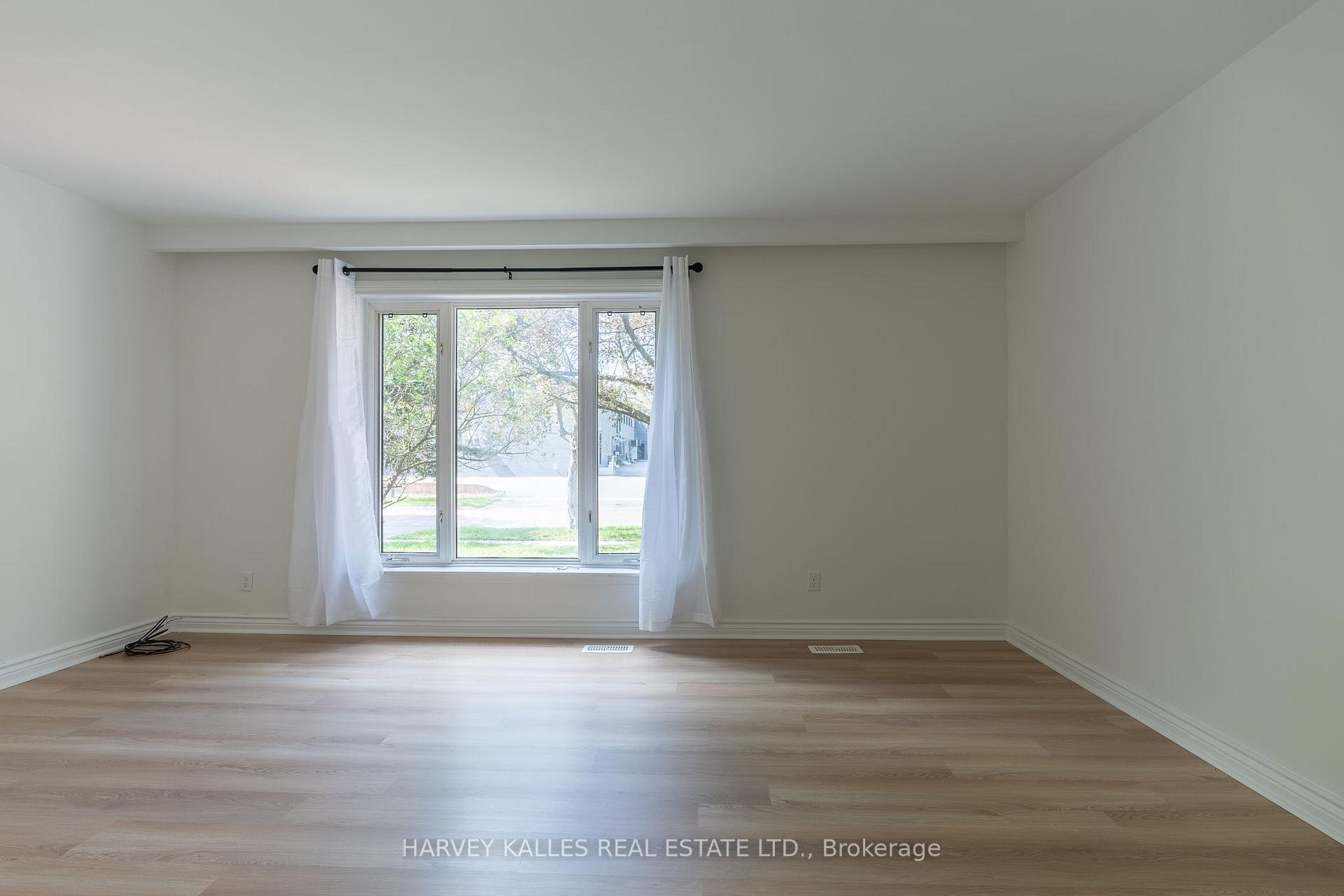 Photo 37 of 2258 Brookhurst Road, Mississauga, Clarkson — HOMEH