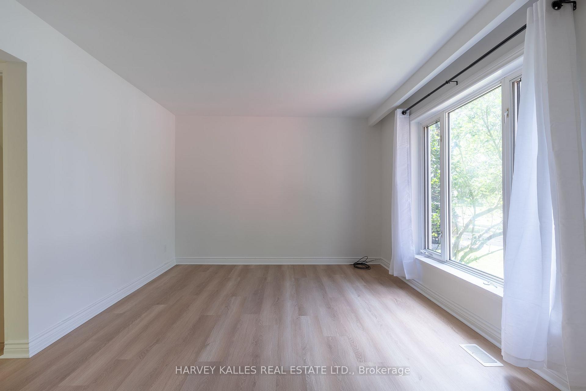 Photo 39 of 2258 Brookhurst Road, Mississauga, Clarkson — HOMEH
