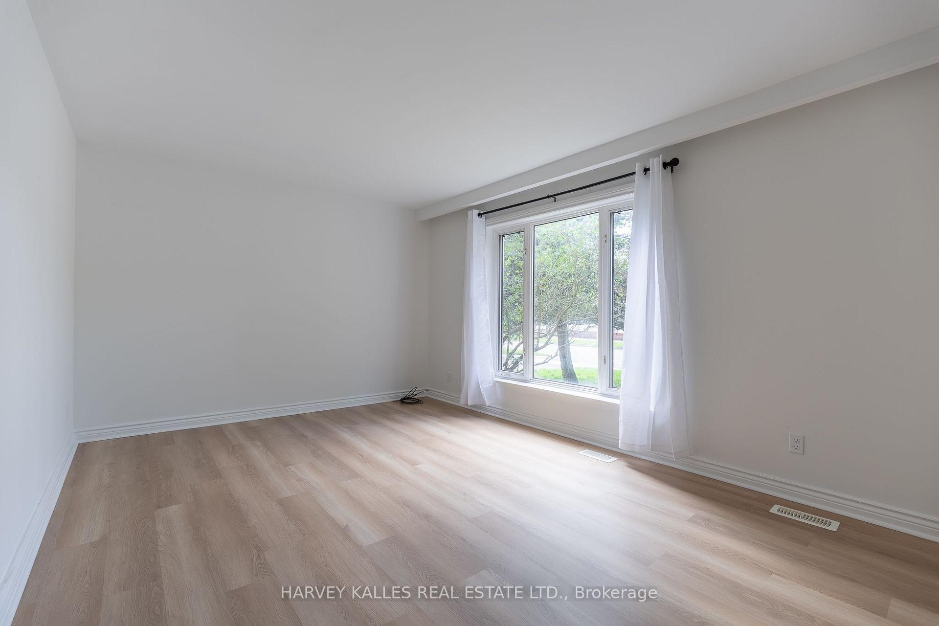 Photo 41 of 2258 Brookhurst Road, Mississauga, Clarkson — HOMEH