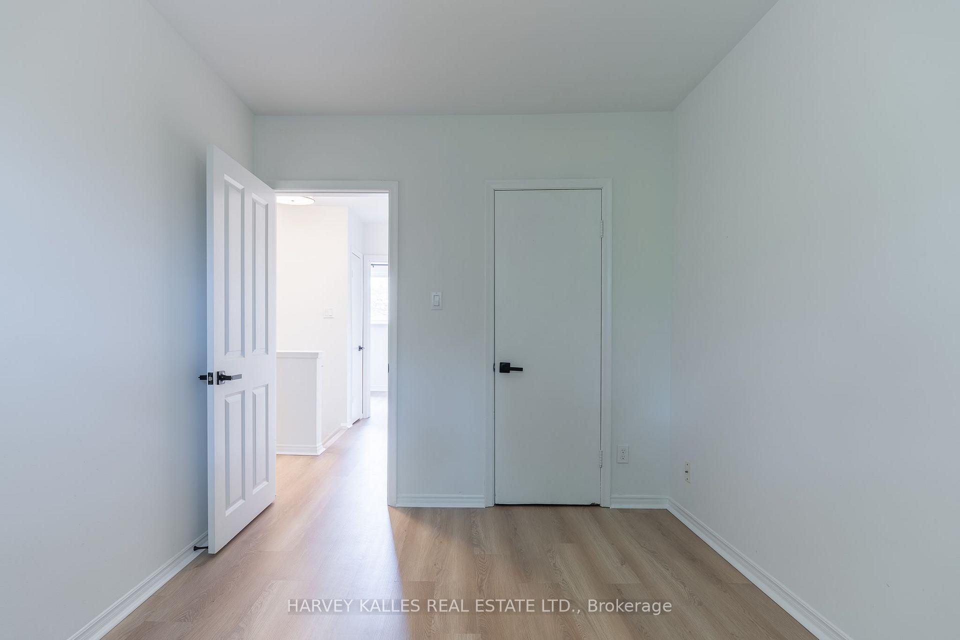 Photo 51 of 2258 Brookhurst Road, Mississauga, Clarkson — HOMEH