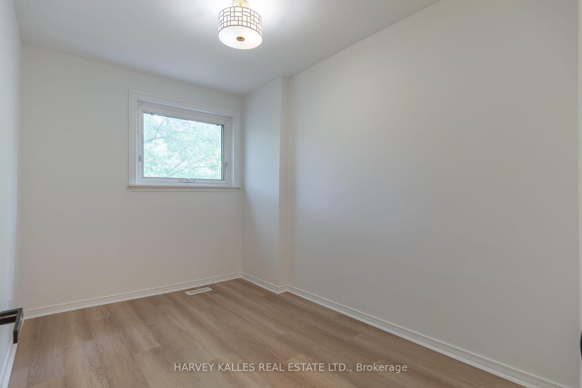 Photo 52 of 2258 Brookhurst Road, Mississauga, Clarkson — HOMEH