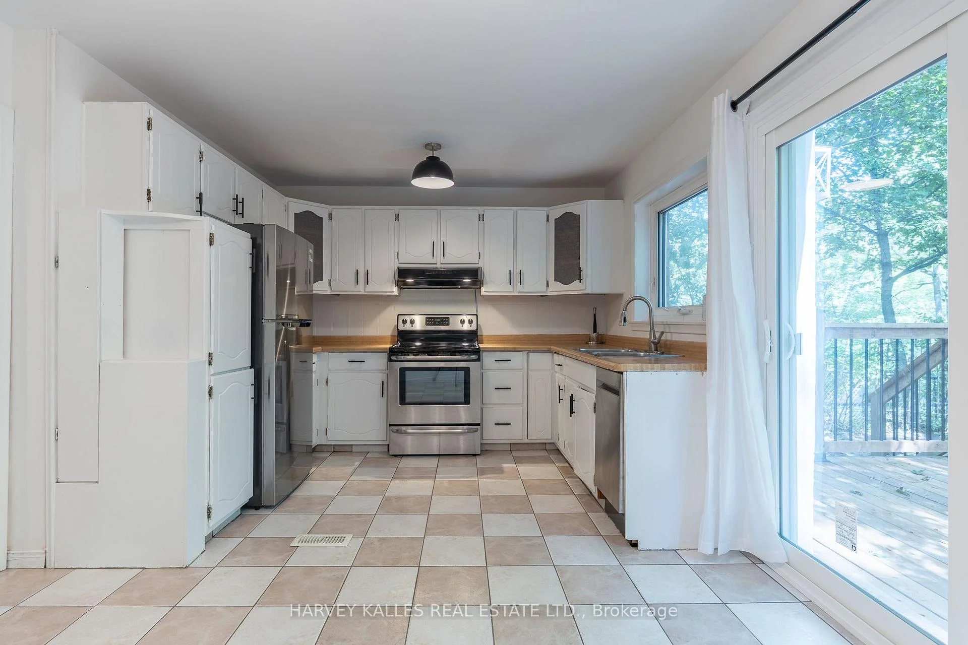 Photo 10 of 2258 Brookhurst Road, Mississauga, Clarkson — HOMEH