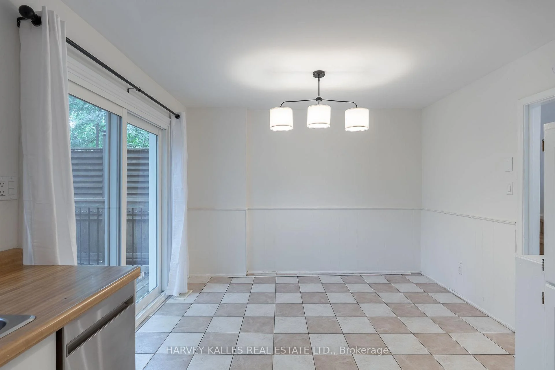 Photo 16 of 2258 Brookhurst Road, Mississauga, Clarkson — HOMEH