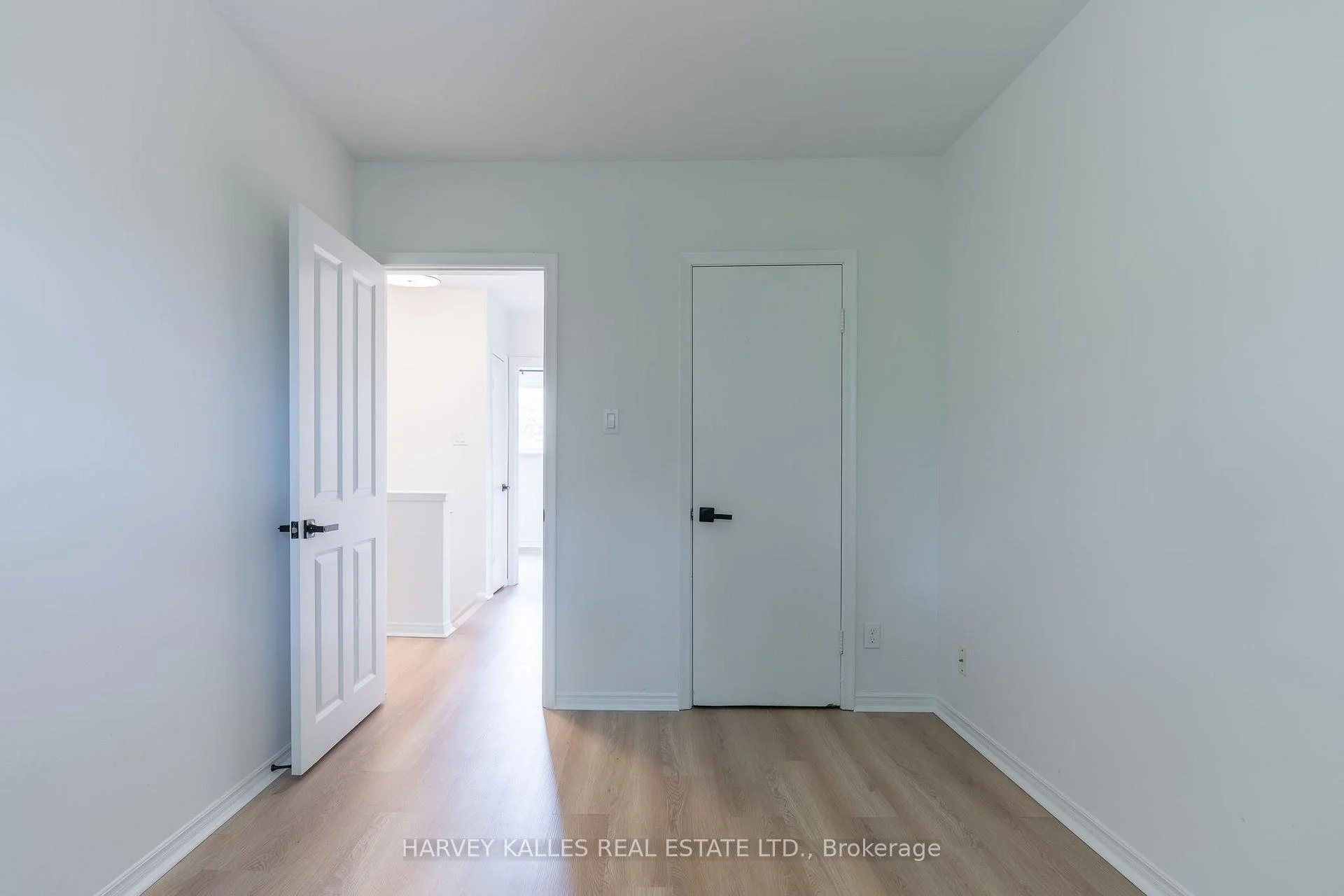 Photo 32 of 2258 Brookhurst Road, Mississauga, Clarkson — HOMEH