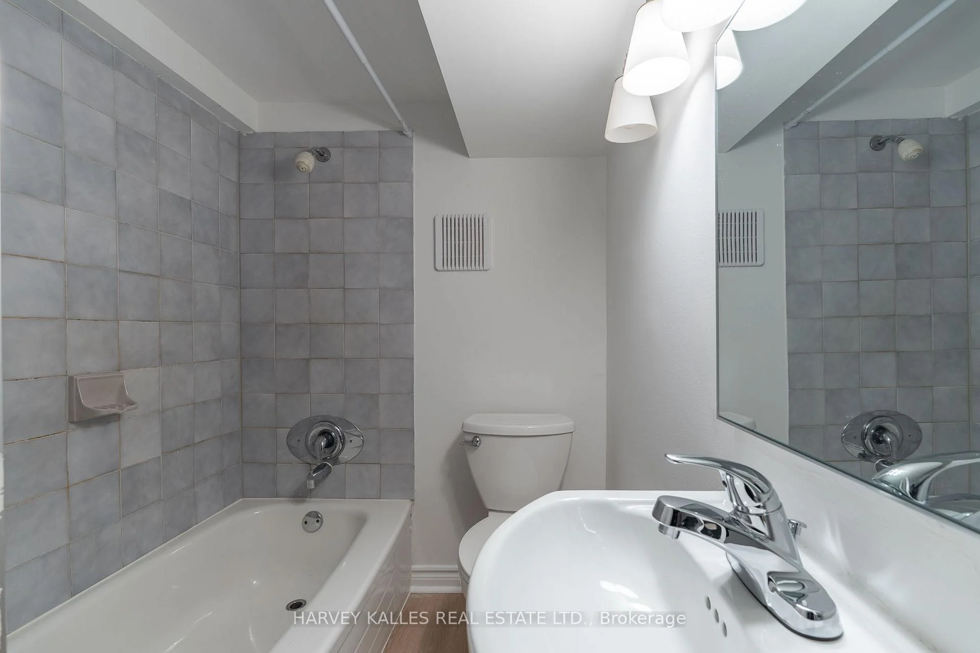 Photo 44 of 2258 Brookhurst Road, Mississauga, Clarkson — HOMEH