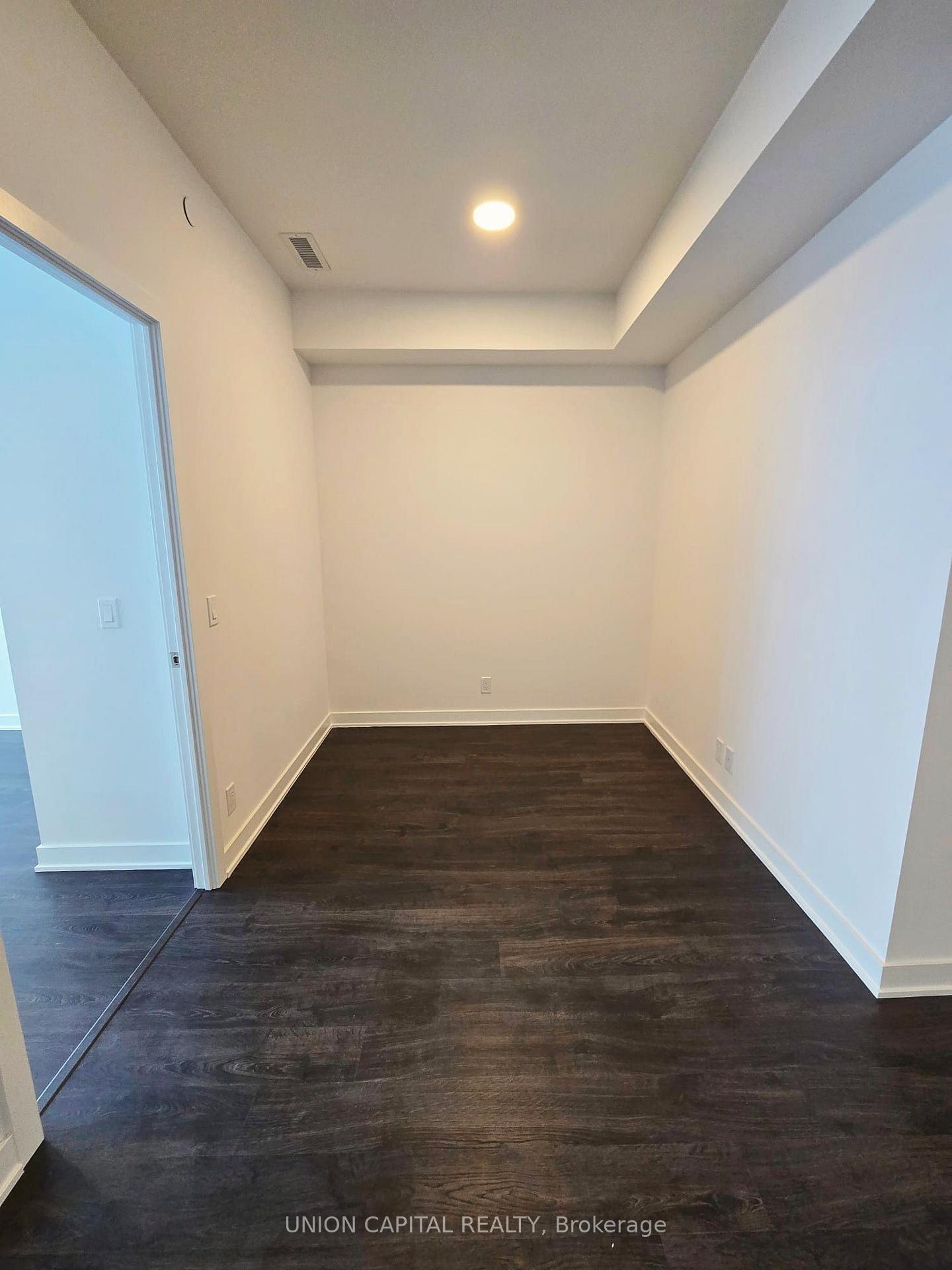 Photo 4 of Unit 3301A, 30 Upper Mall Way, Vaughan, Brownridge — HOMEH