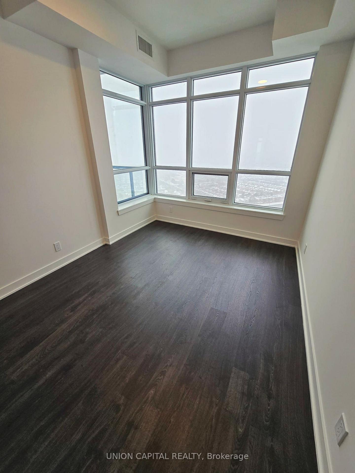 Photo 5 of Unit 3301A, 30 Upper Mall Way, Vaughan, Brownridge — HOMEH