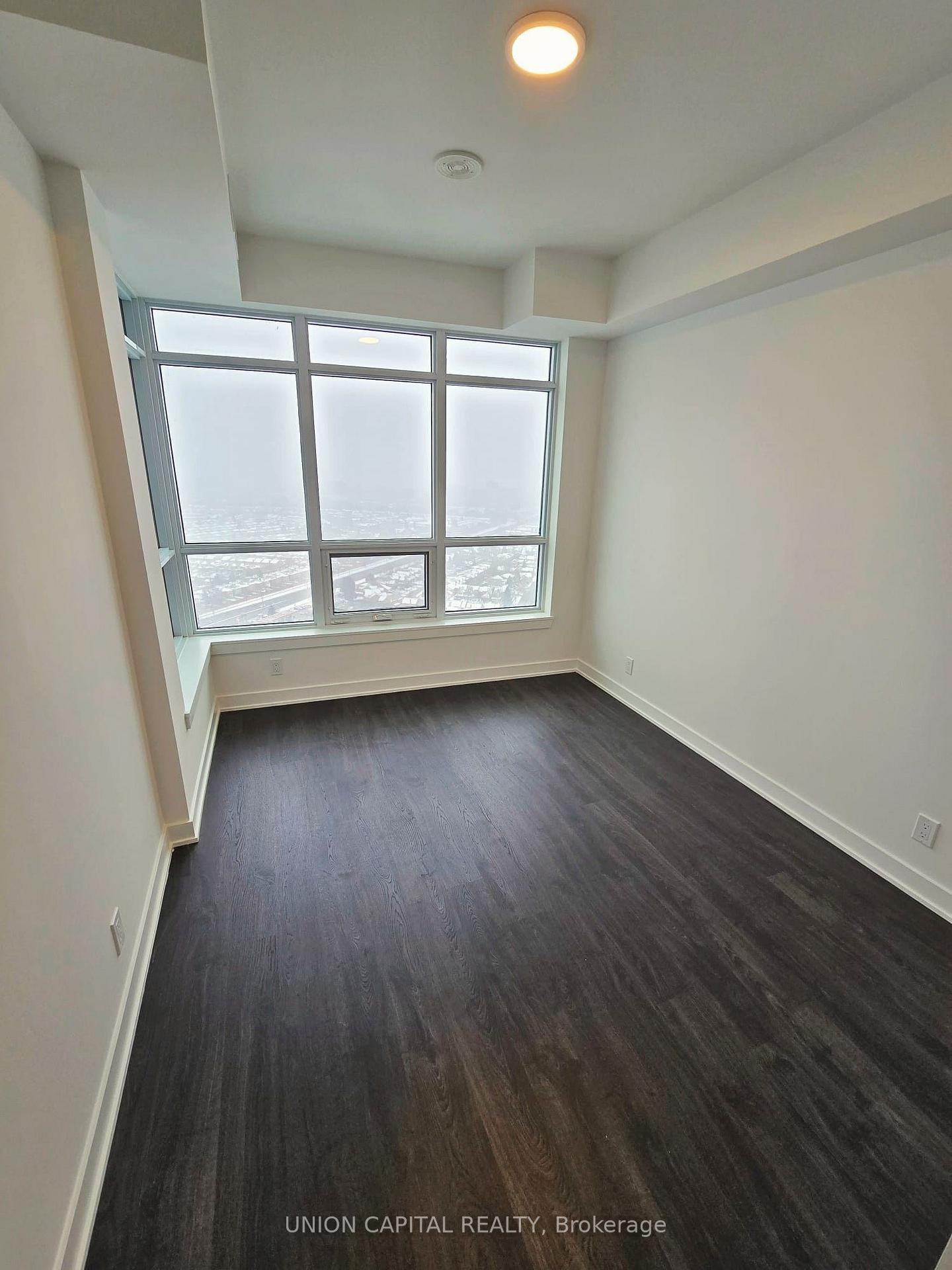 Photo 6 of Unit 3301A, 30 Upper Mall Way, Vaughan, Brownridge — HOMEH