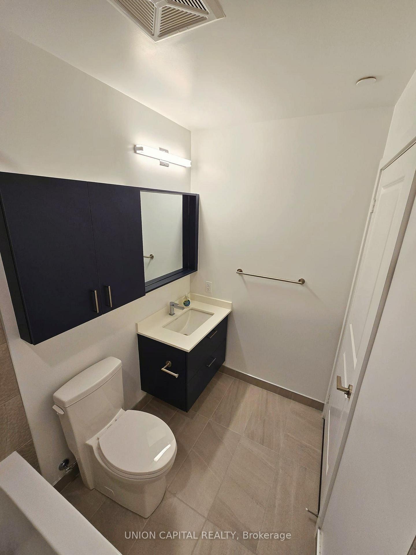 Photo 9 of Unit 3301A, 30 Upper Mall Way, Vaughan, Brownridge — HOMEH