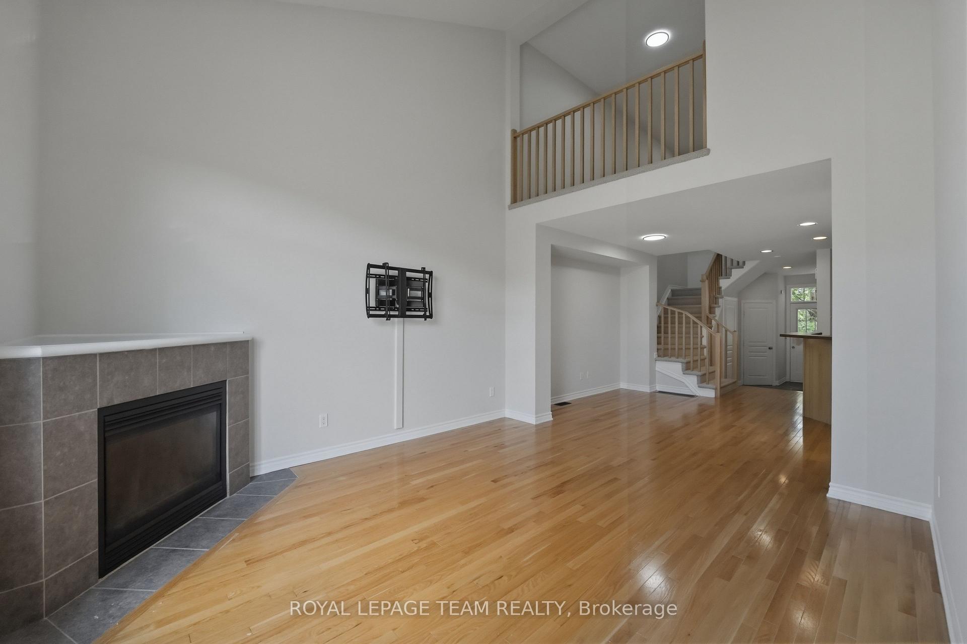 Photo 16 of 239 Tandalee Crescent, Ottawa, Kanata - Emerald Meadows/Trailwest — HOMEH