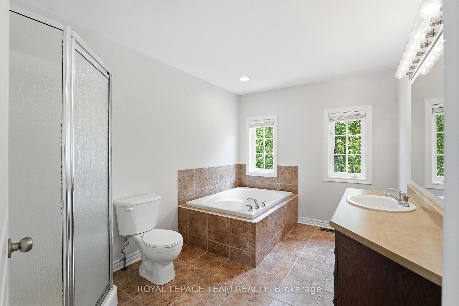 Photo 24 of 239 Tandalee Crescent, Ottawa, Kanata - Emerald Meadows/Trailwest — HOMEH