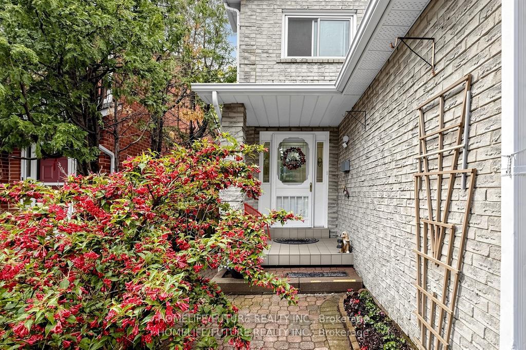 Photo 5 of 86 Halfmoon Square, Scarborough, Highland Creek — HOMEH