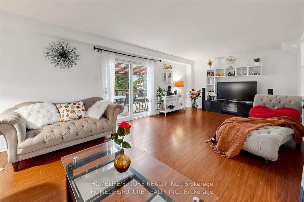 Photo 7 of 86 Halfmoon Square, Scarborough, Highland Creek — HOMEH
