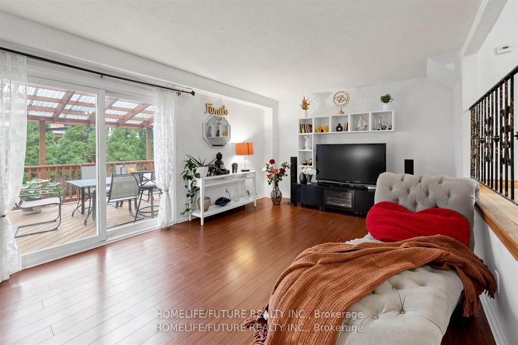 Photo 10 of 86 Halfmoon Square, Scarborough, Highland Creek — HOMEH