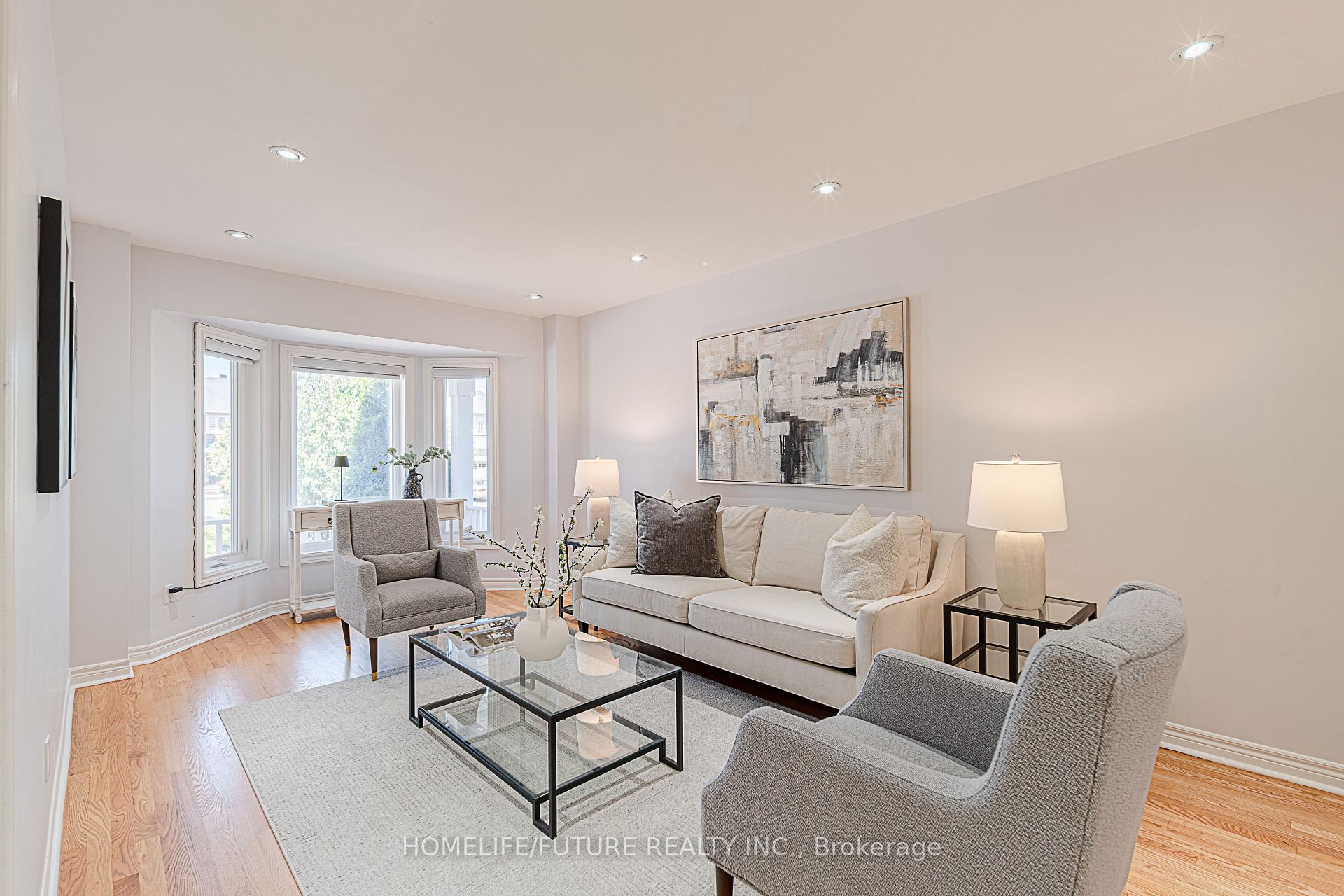 Photo 5 of 42 Boxwood Crescent, Markham, Rouge Fairways — HOMEH