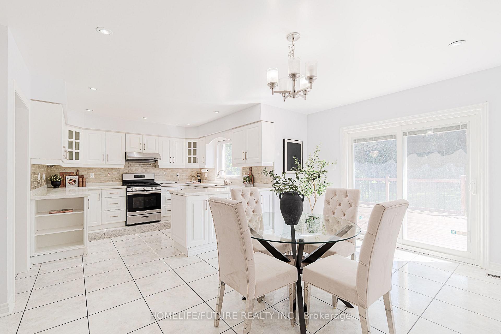 Photo 11 of 42 Boxwood Crescent, Markham, Rouge Fairways — HOMEH
