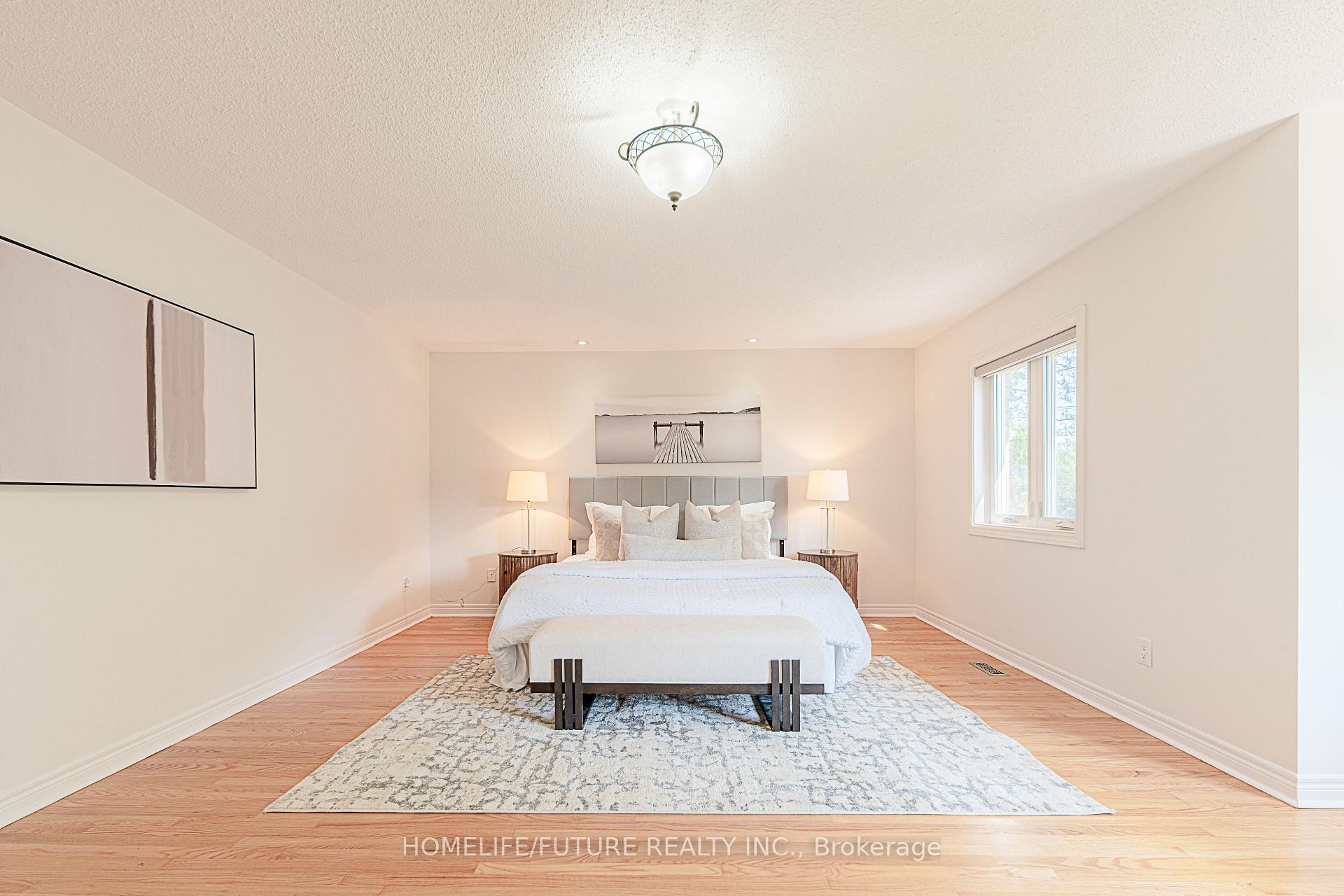 Photo 21 of 42 Boxwood Crescent, Markham, Rouge Fairways — HOMEH