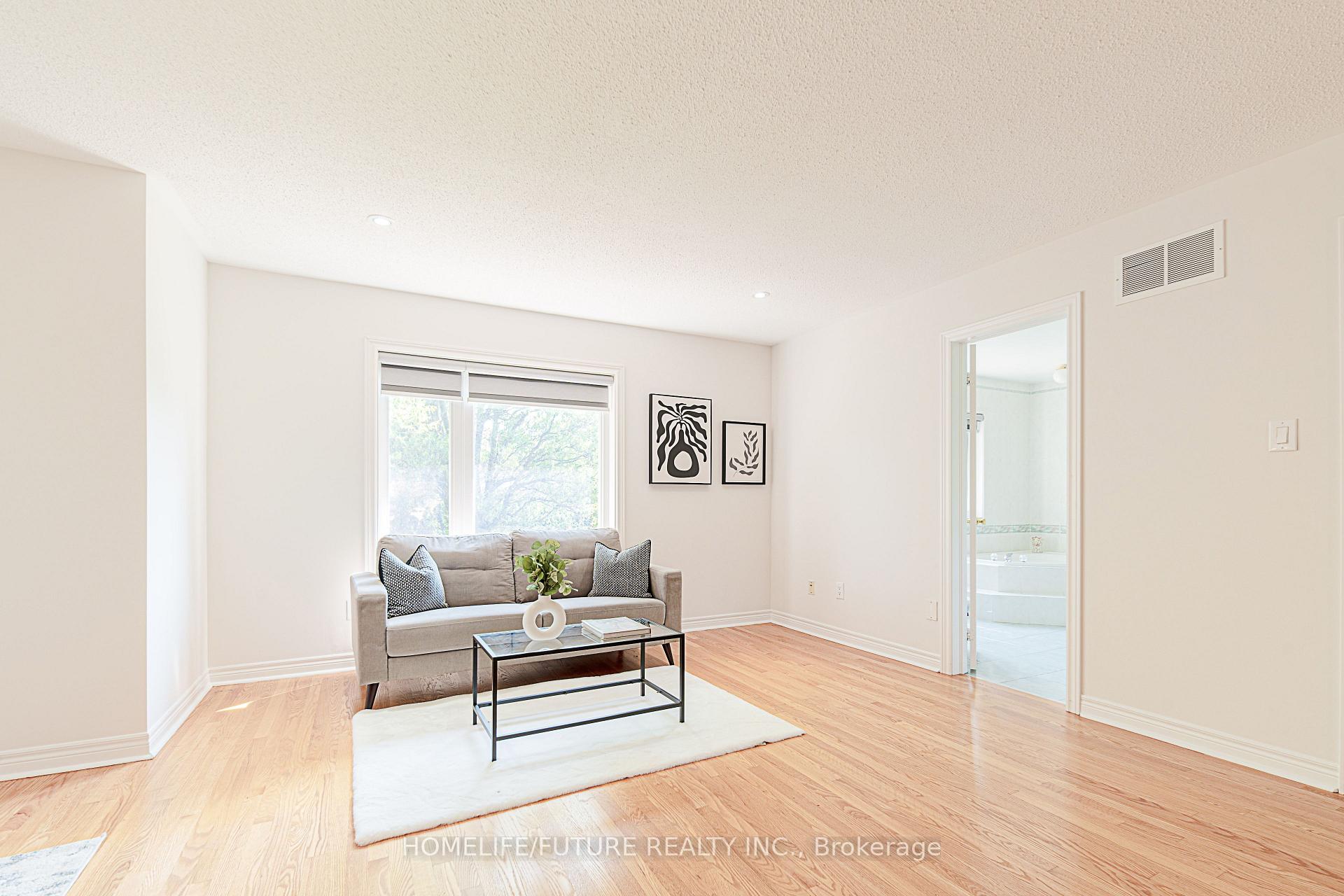 Photo 22 of 42 Boxwood Crescent, Markham, Rouge Fairways — HOMEH
