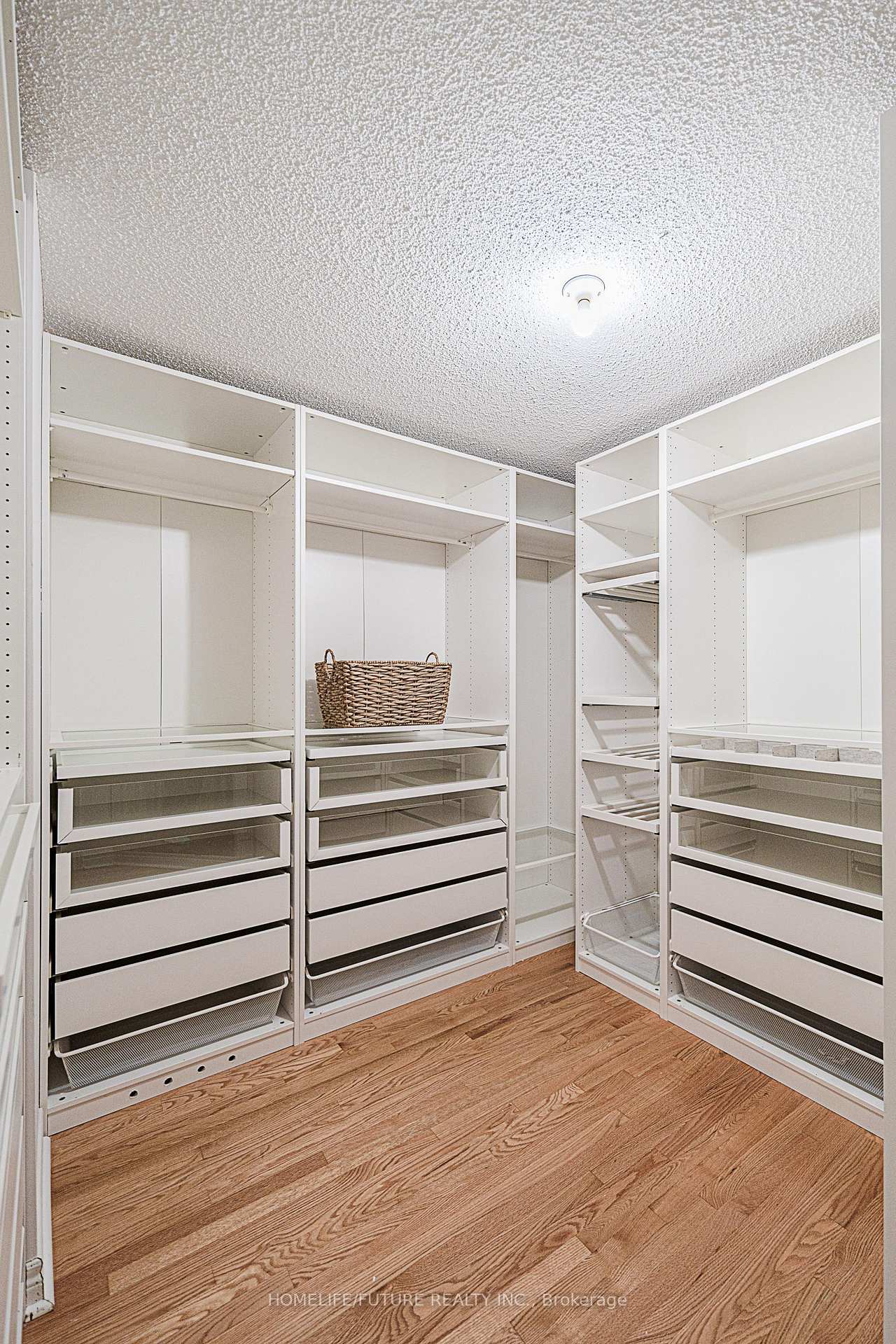 Photo 23 of 42 Boxwood Crescent, Markham, Rouge Fairways — HOMEH