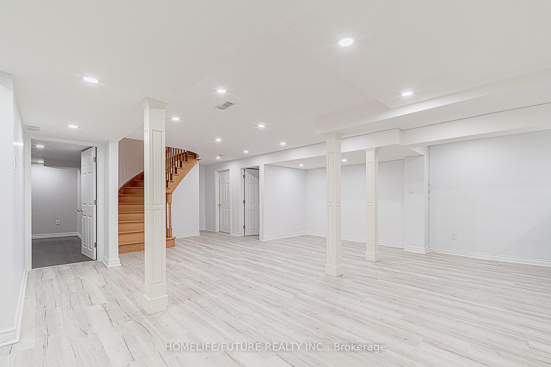 Photo 34 of 42 Boxwood Crescent, Markham, Rouge Fairways — HOMEH
