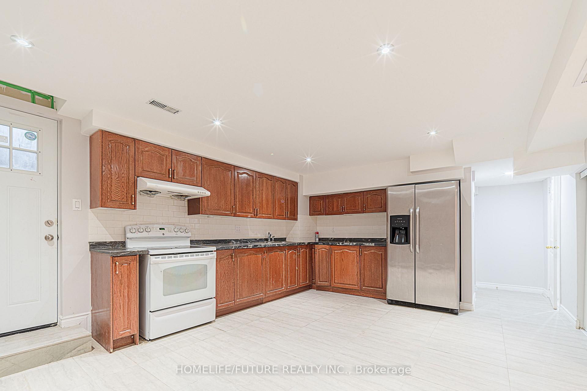 Photo 37 of 42 Boxwood Crescent, Markham, Rouge Fairways — HOMEH