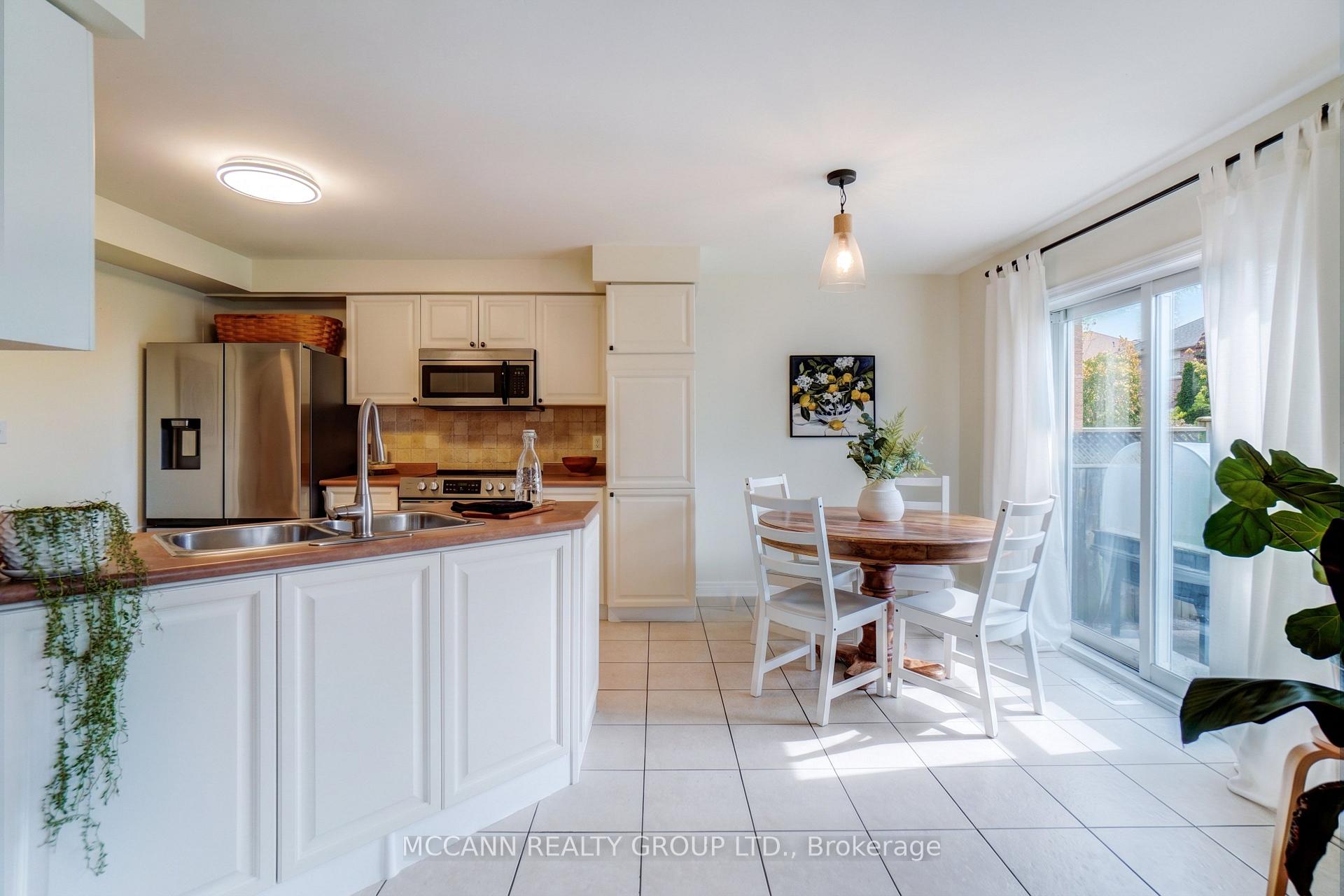 Photo 15 of 31 Hatch Street, Whitby, Brooklin — HOMEH