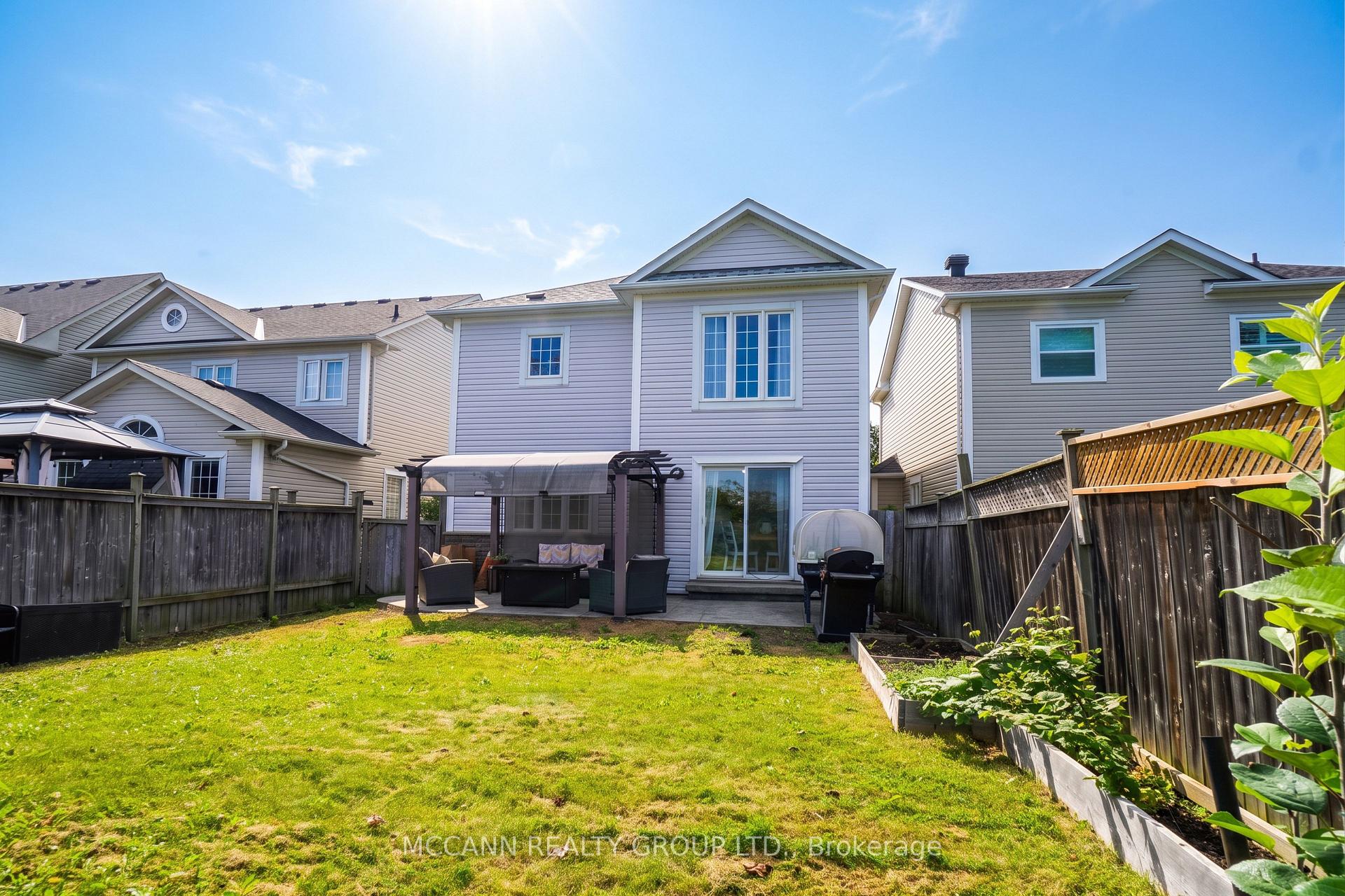 Photo 33 of 31 Hatch Street, Whitby, Brooklin — HOMEH