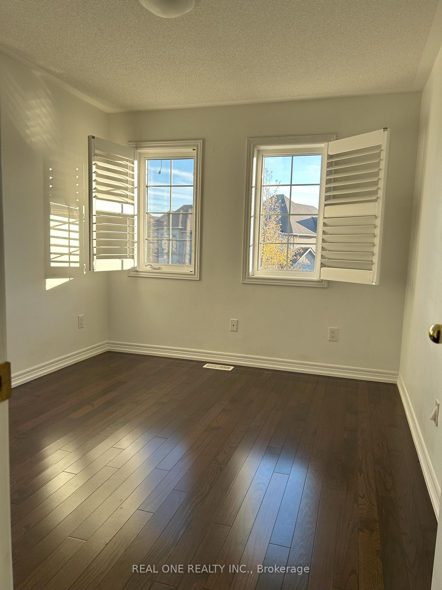 Photo 9 of 2429 Presquile Drive, Oakville, Joshua Creek — HOMEH