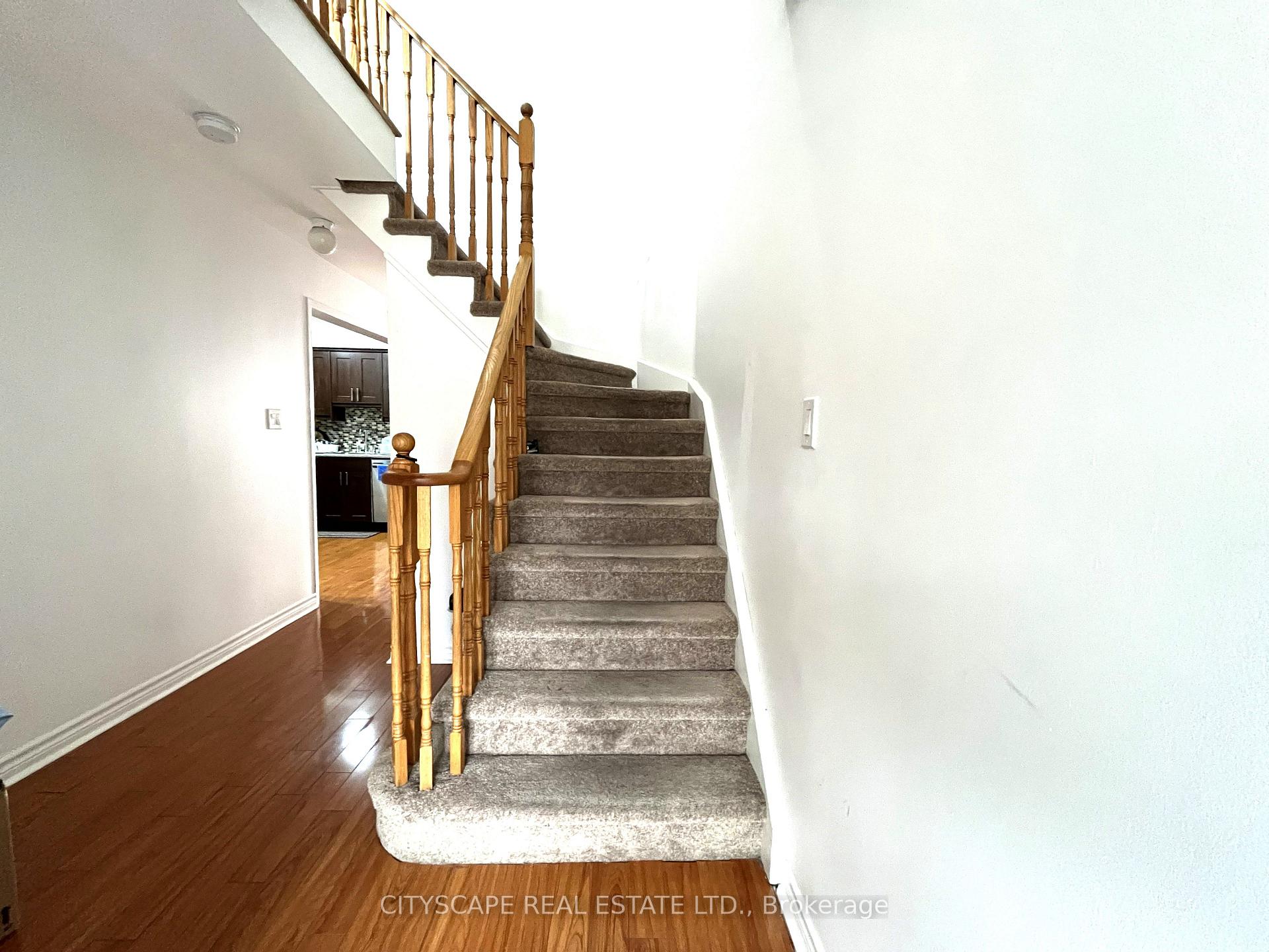 Photo 2 of Unit 33, 68 Gilgorm Road, Brampton, Brampton West — HOMEH