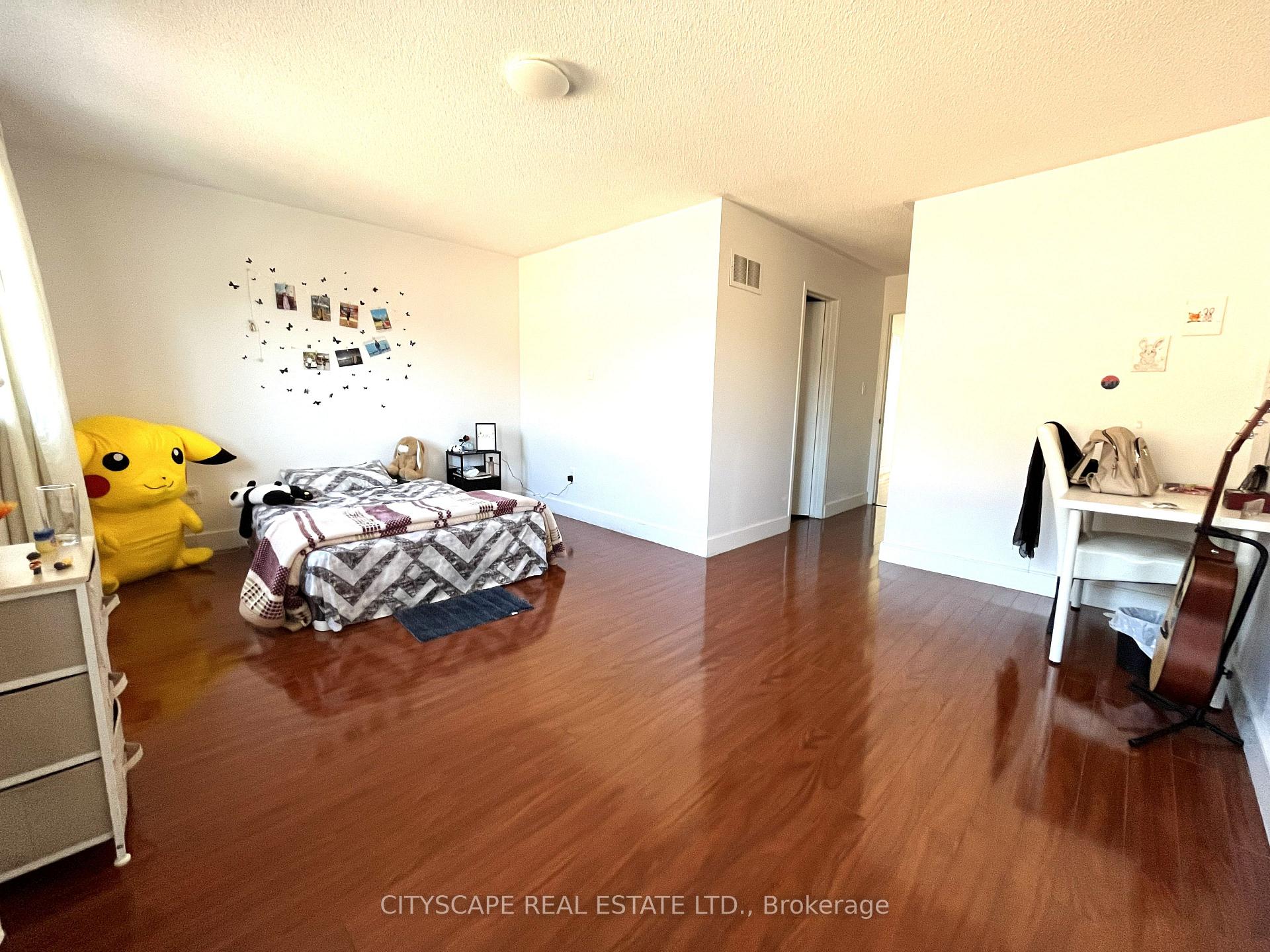 Photo 14 of Unit 33, 68 Gilgorm Road, Brampton, Brampton West — HOMEH