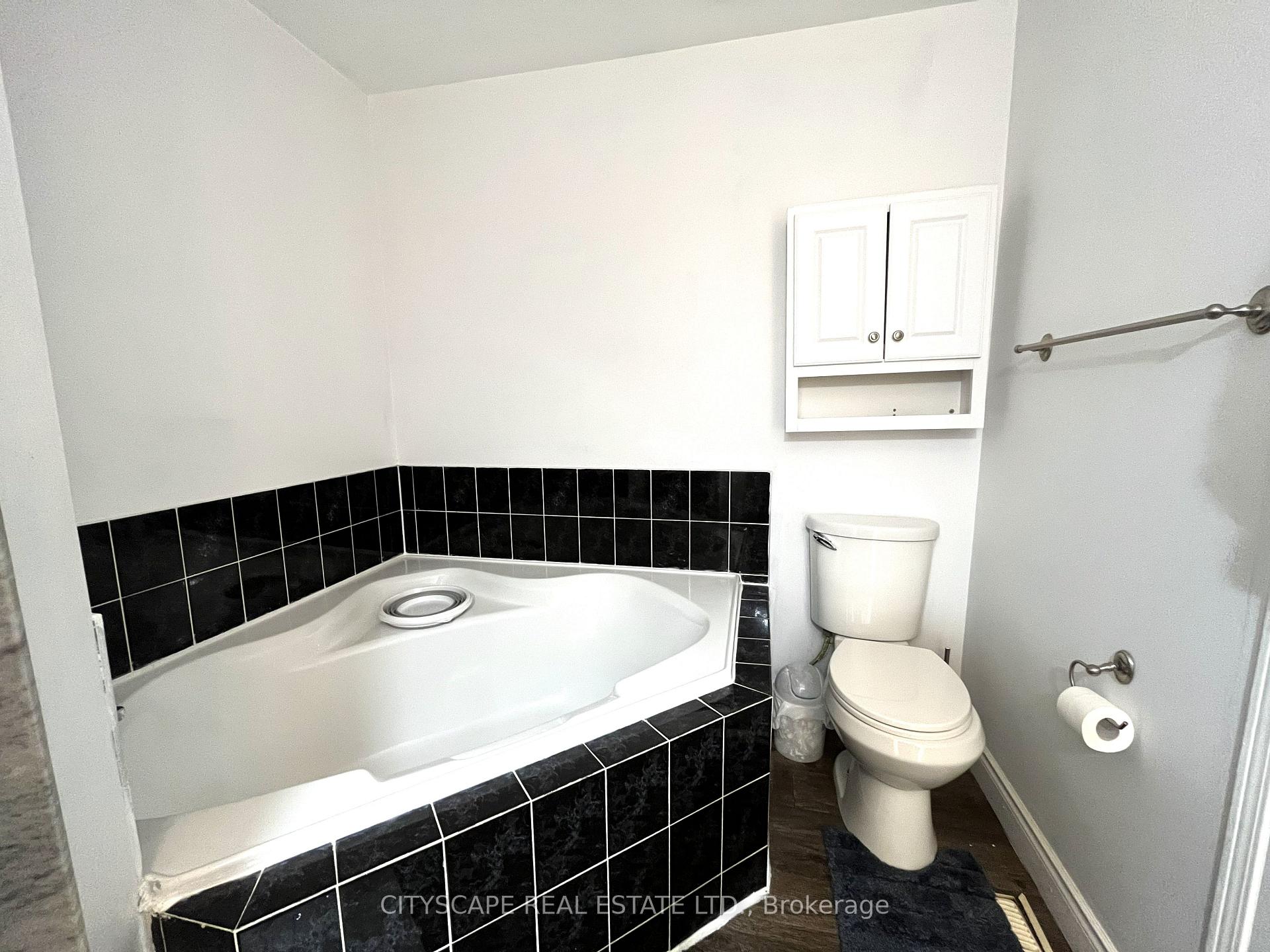 Photo 17 of Unit 33, 68 Gilgorm Road, Brampton, Brampton West — HOMEH