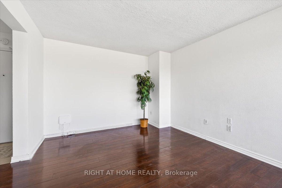 Photo 7 of Unit 708, 100 Leeward Glenway, Toronto, Flemingdon Park — HOMEH