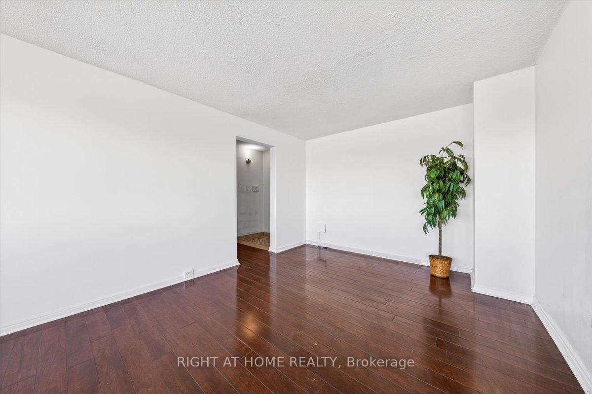 Photo 8 of Unit 708, 100 Leeward Glenway, Toronto, Flemingdon Park — HOMEH