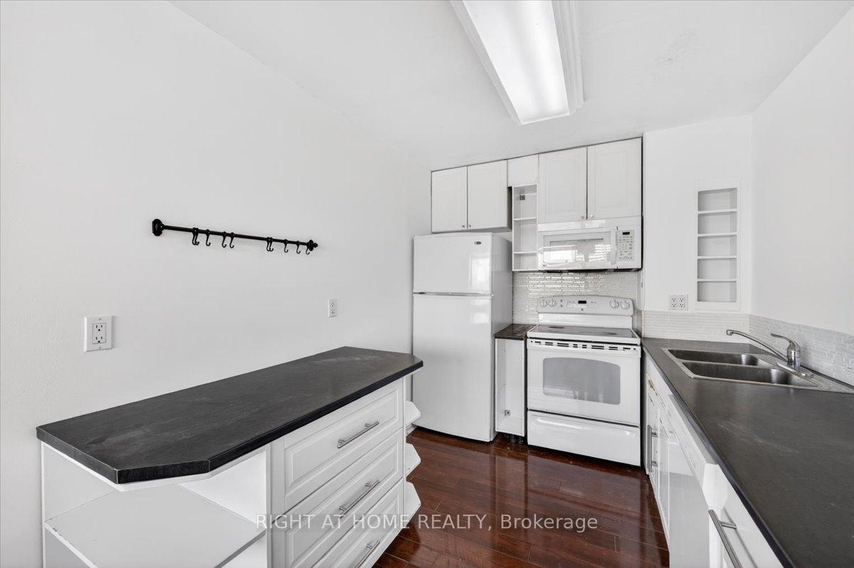 Photo 14 of Unit 708, 100 Leeward Glenway, Toronto, Flemingdon Park — HOMEH