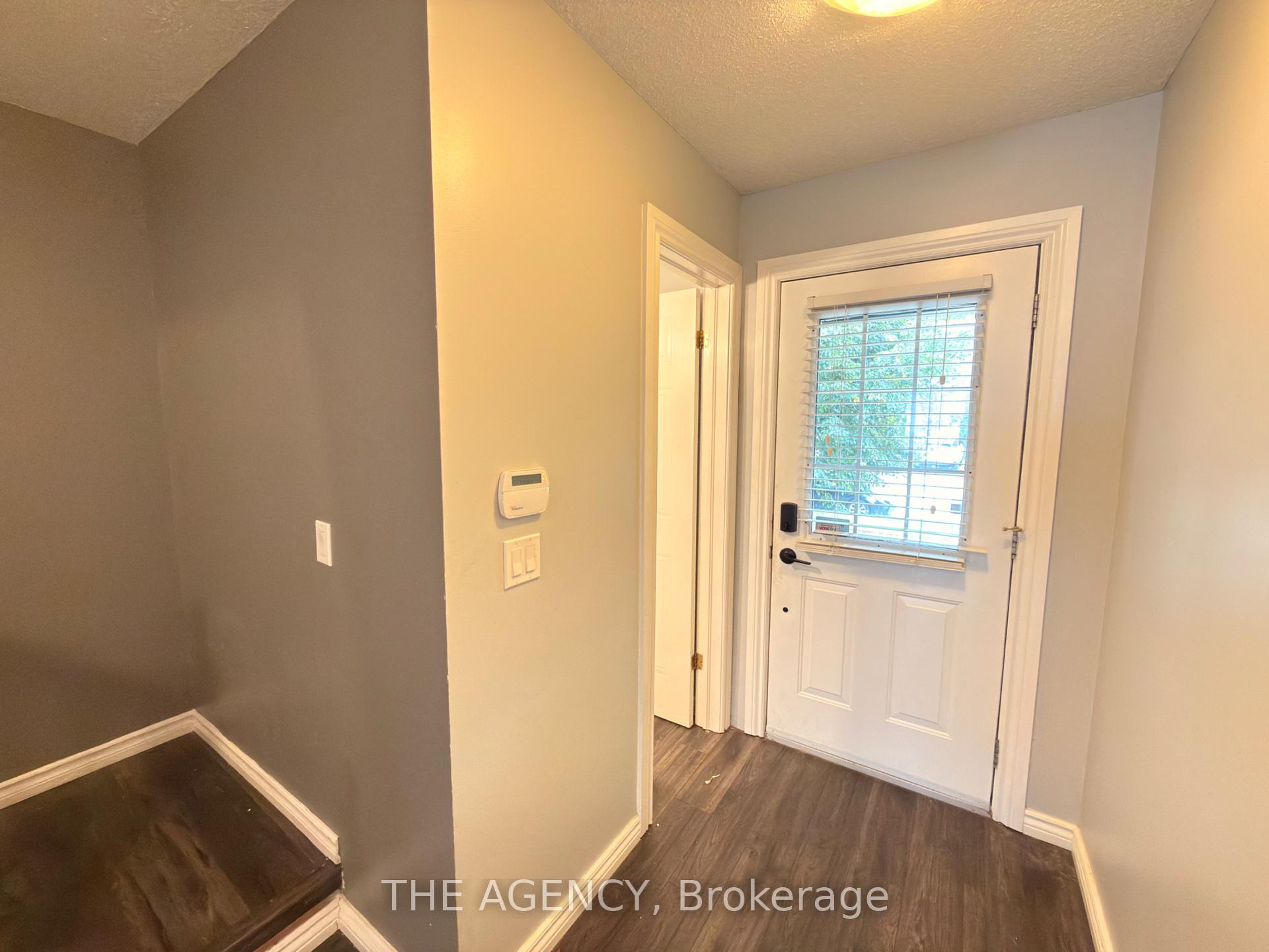 Photo 5 of 4 Porter Drive, Guelph, Pineridge/Westminster Woods — HOMEH