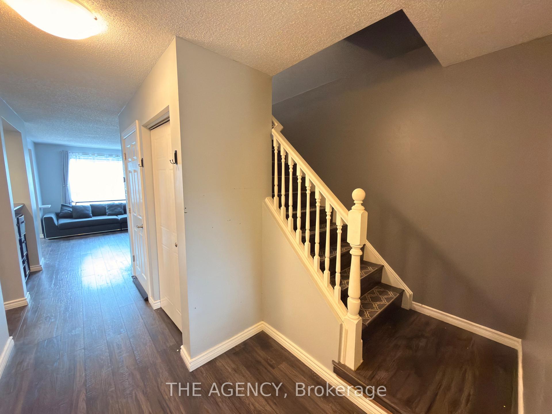 Photo 8 of 4 Porter Drive, Guelph, Pineridge/Westminster Woods — HOMEH