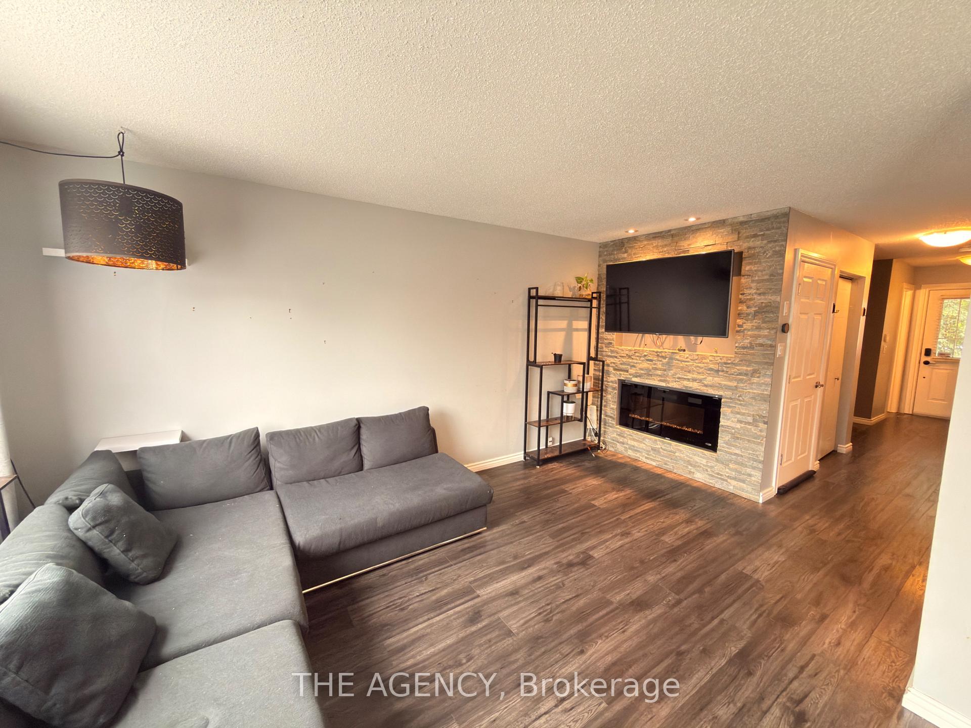 Photo 10 of 4 Porter Drive, Guelph, Pineridge/Westminster Woods — HOMEH