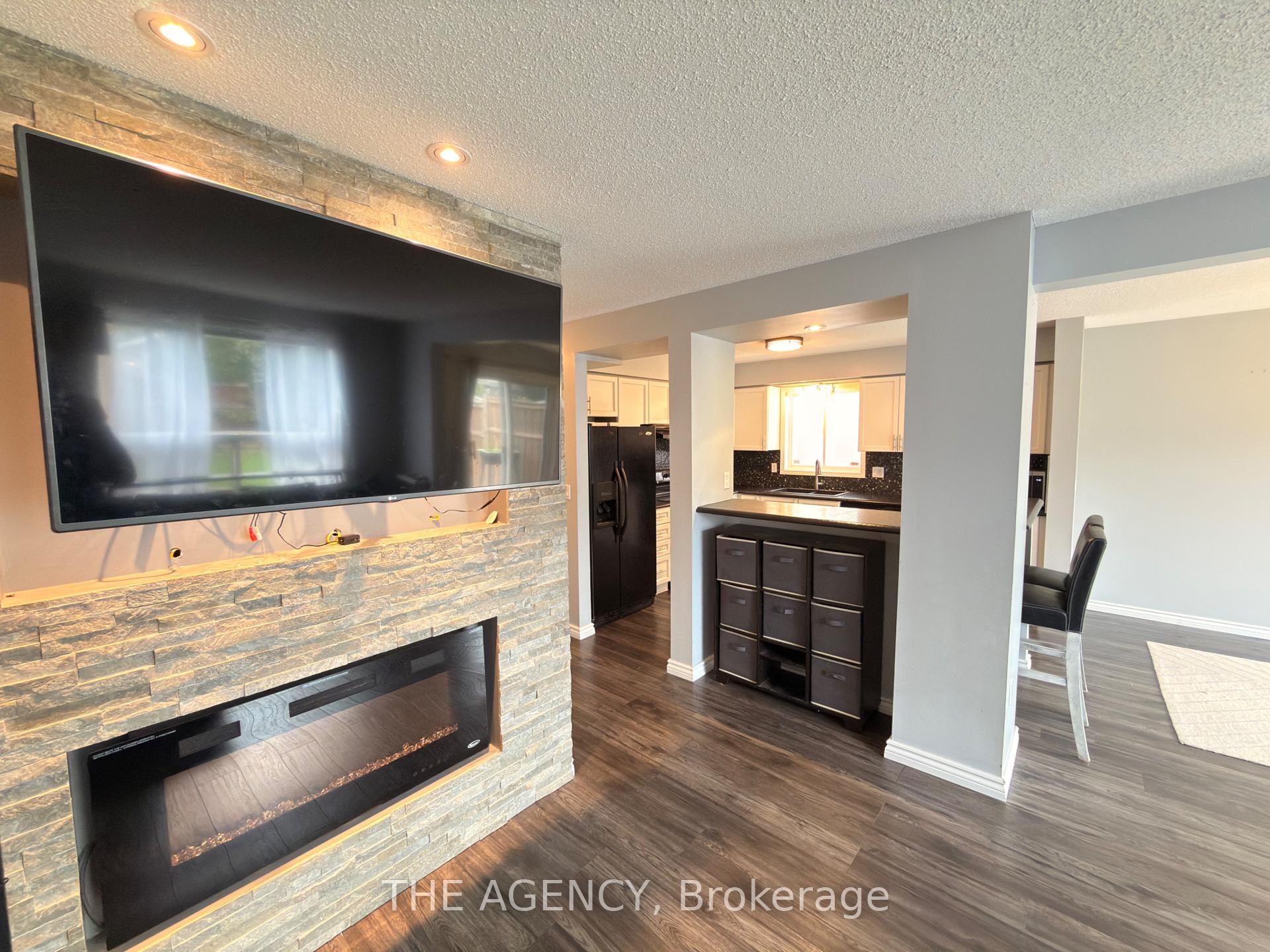 Photo 11 of 4 Porter Drive, Guelph, Pineridge/Westminster Woods — HOMEH