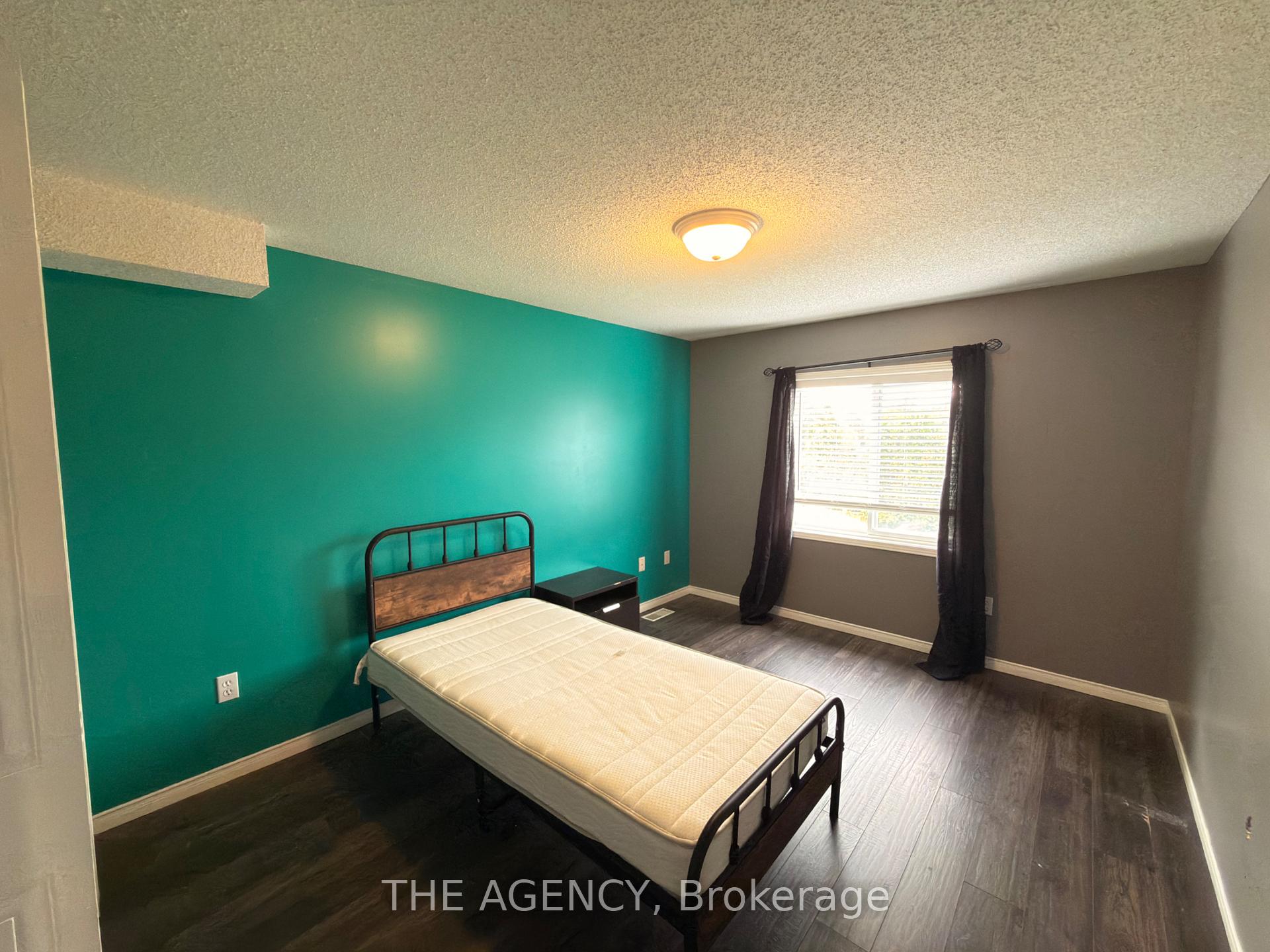 Photo 31 of 4 Porter Drive, Guelph, Pineridge/Westminster Woods — HOMEH