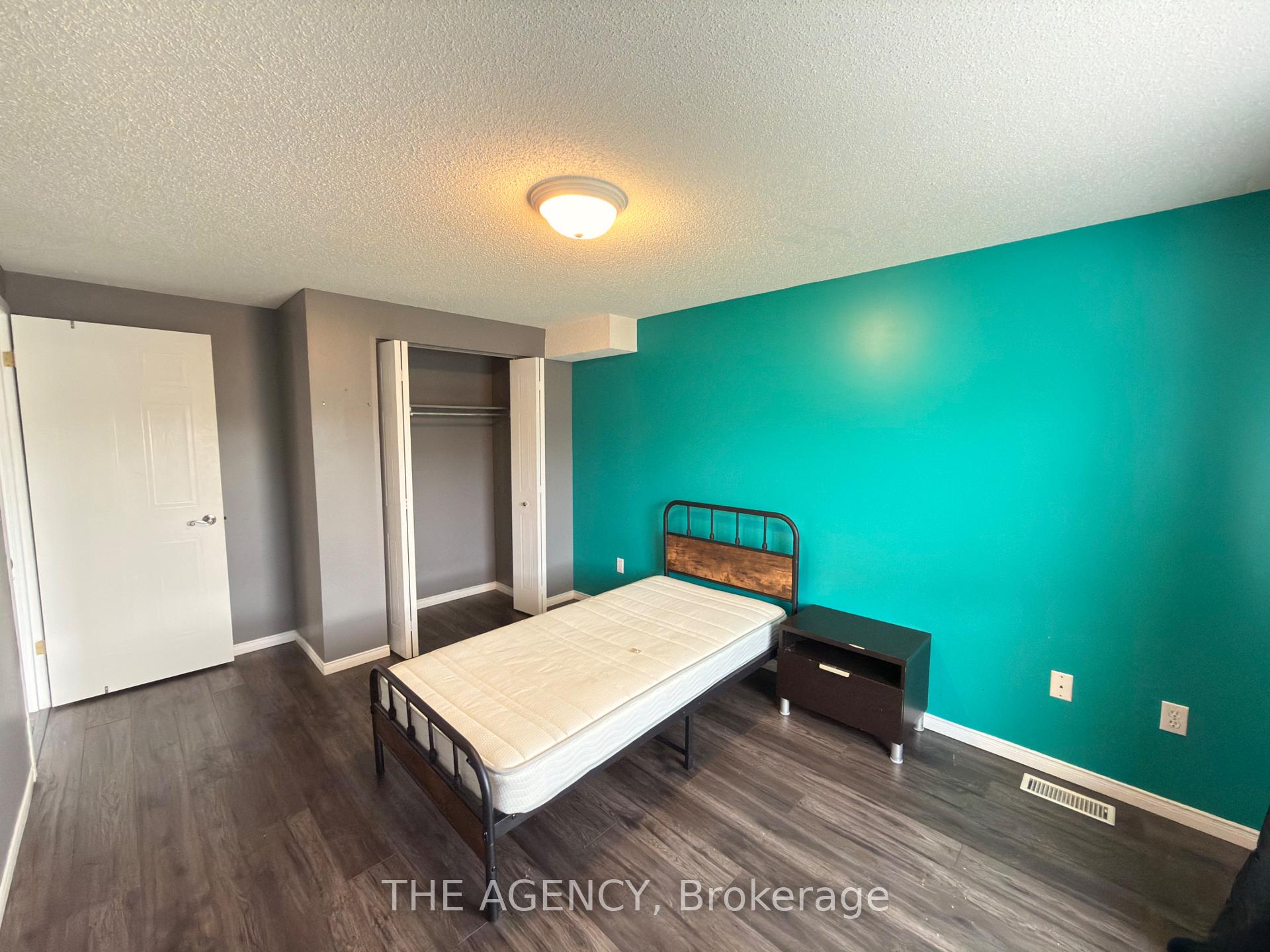 Photo 32 of 4 Porter Drive, Guelph, Pineridge/Westminster Woods — HOMEH