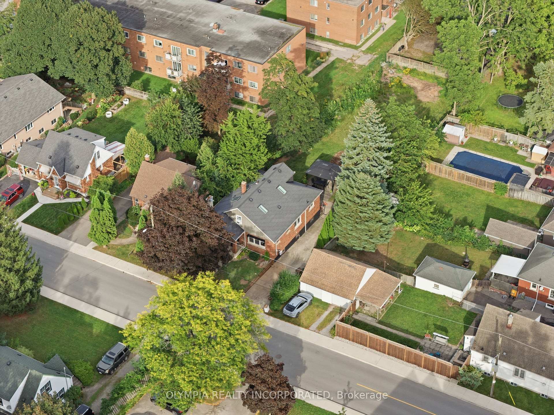 Photo 5 of 3828 St Peter Avenue, Niagara Falls, Stamford — HOMEH
