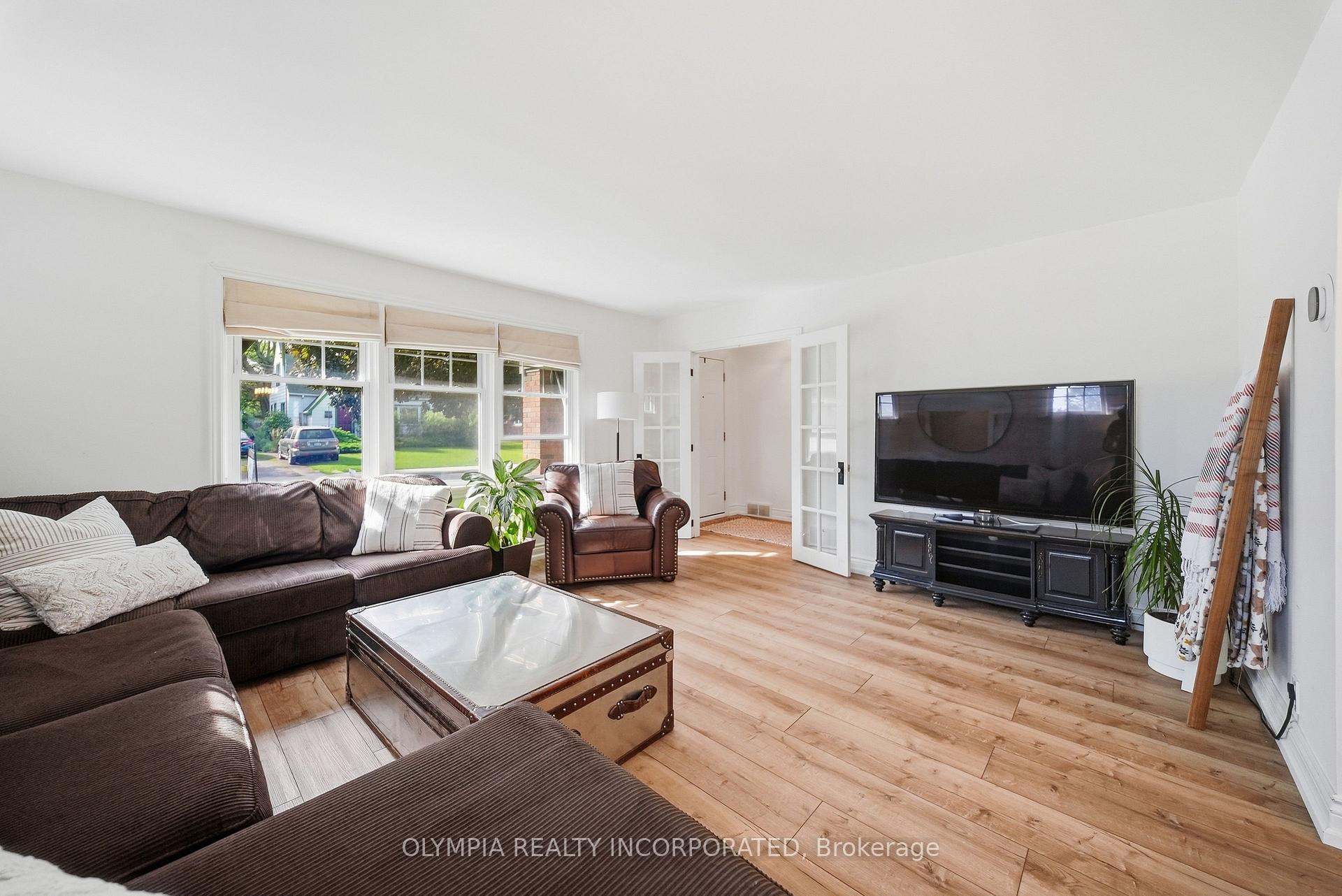 Photo 11 of 3828 St Peter Avenue, Niagara Falls, Stamford — HOMEH