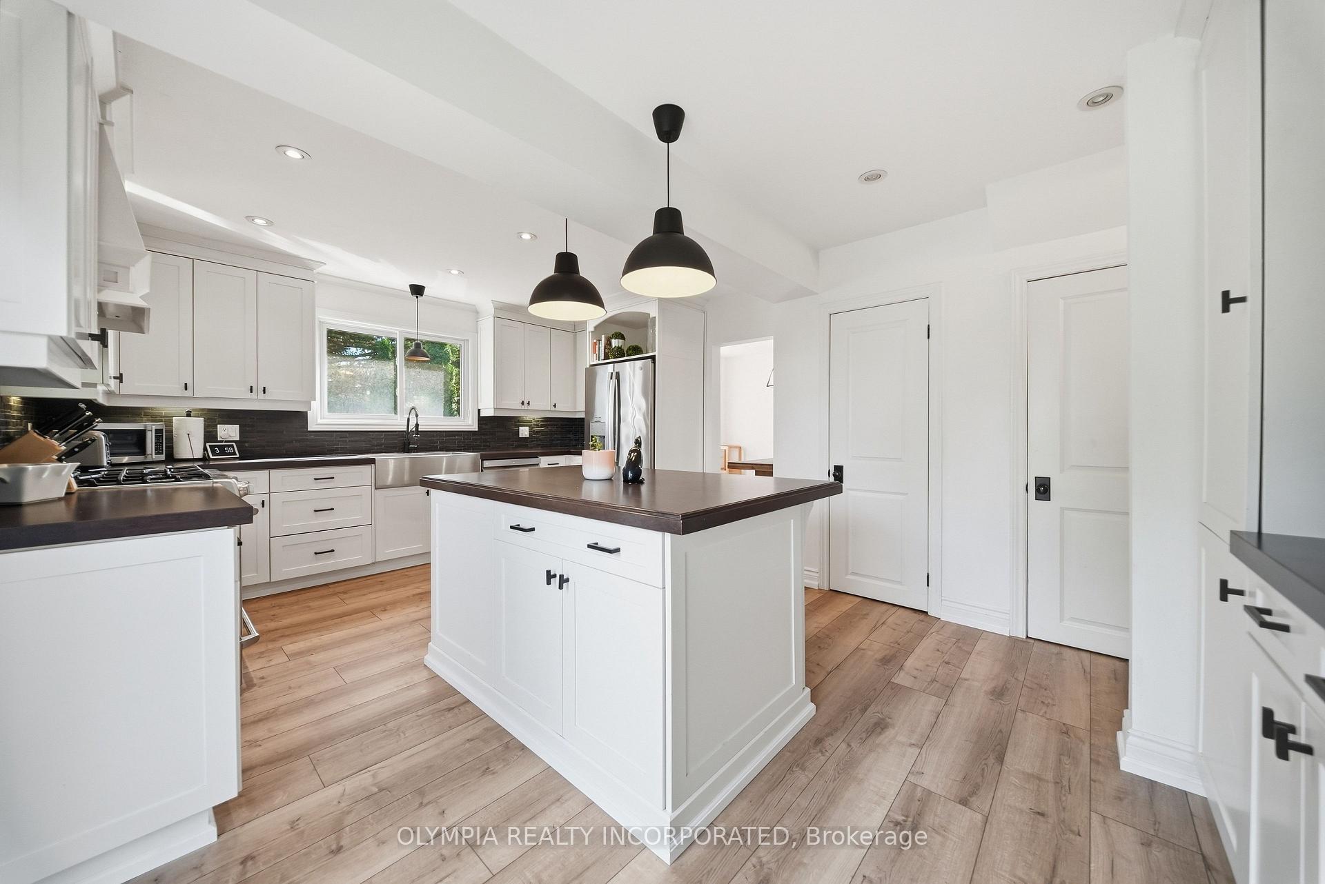 Photo 18 of 3828 St Peter Avenue, Niagara Falls, Stamford — HOMEH