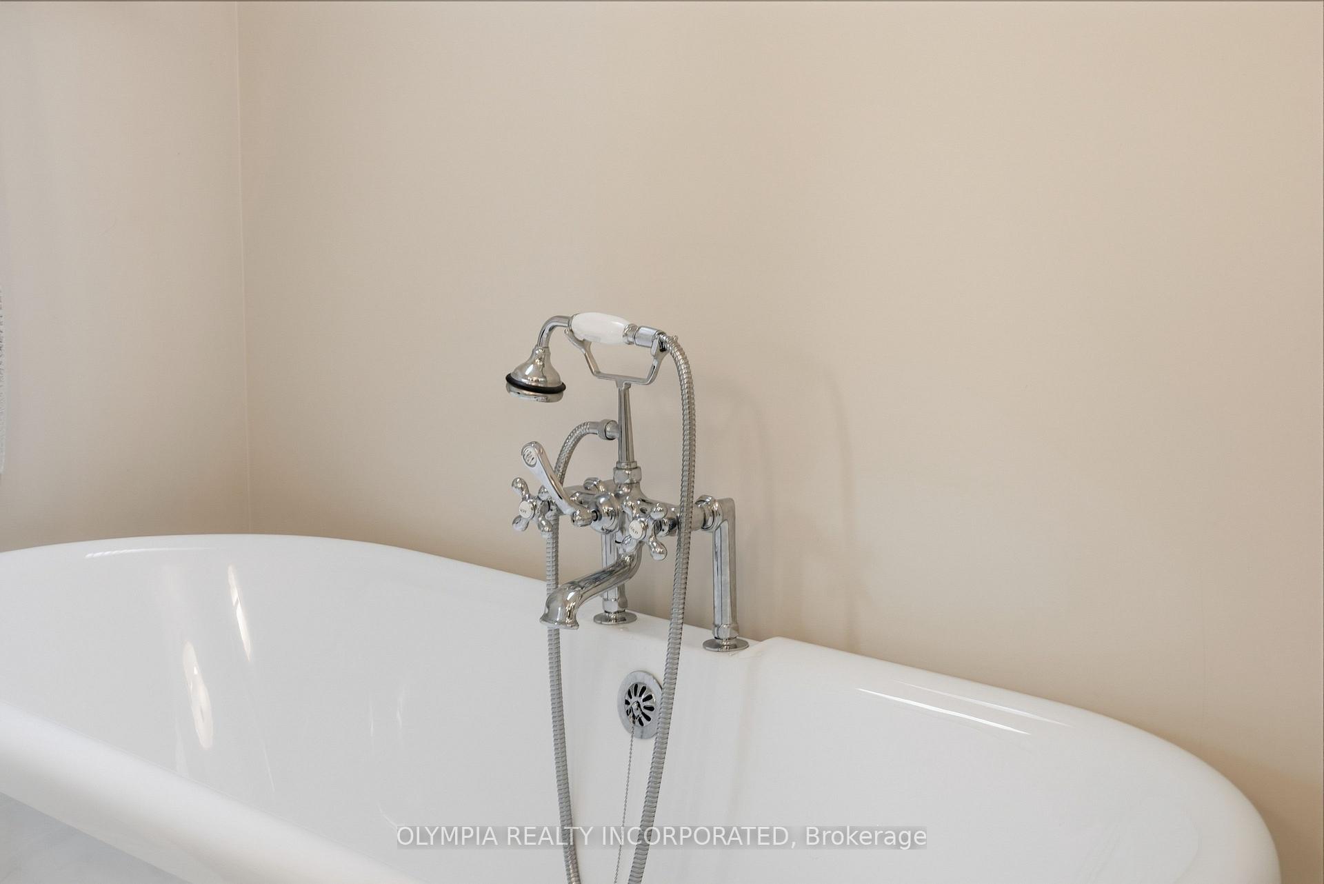 Photo 35 of 3828 St Peter Avenue, Niagara Falls, Stamford — HOMEH