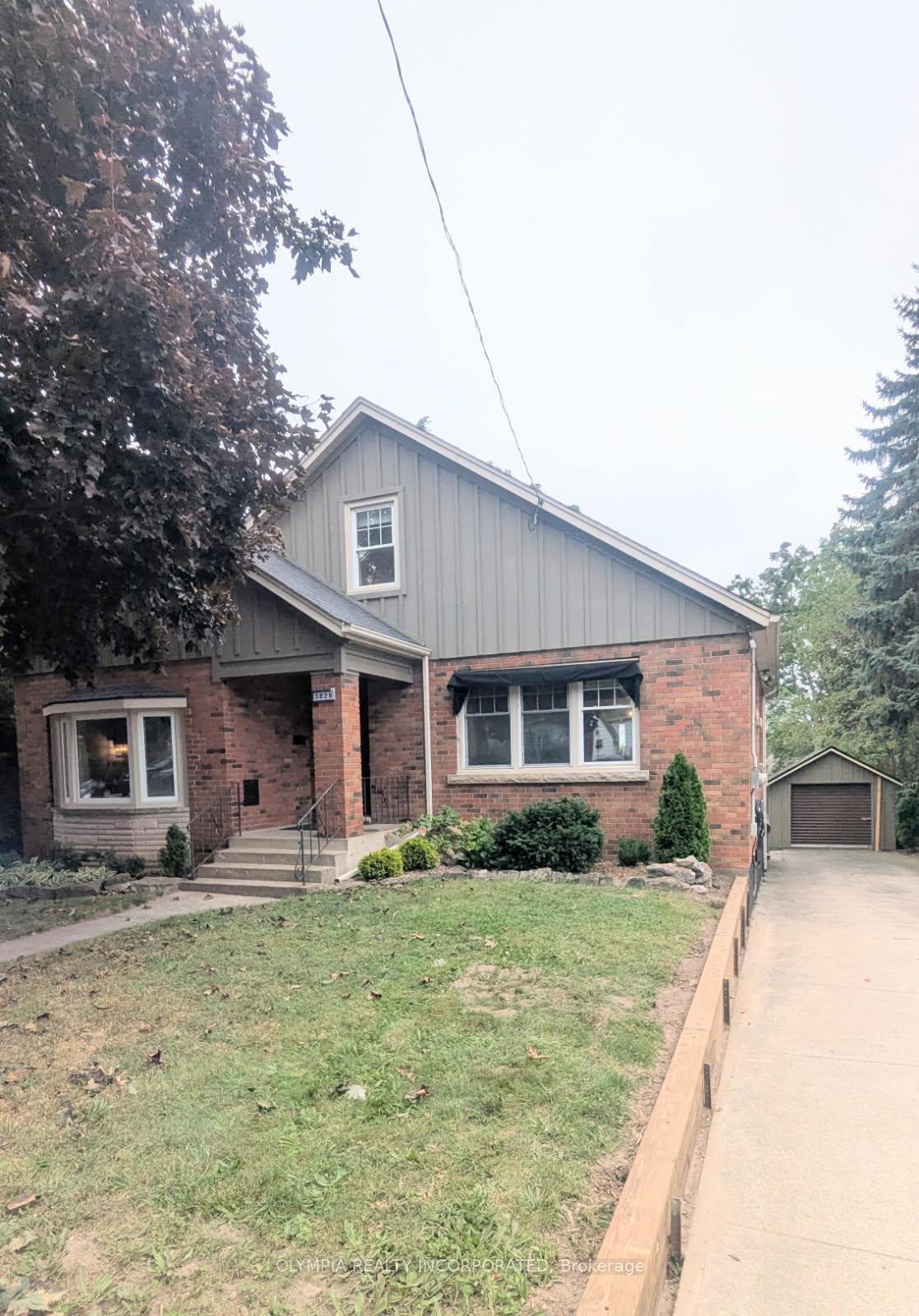 Photo 4 of 3828 St Peter Avenue, Niagara Falls, Stamford — HOMEH
