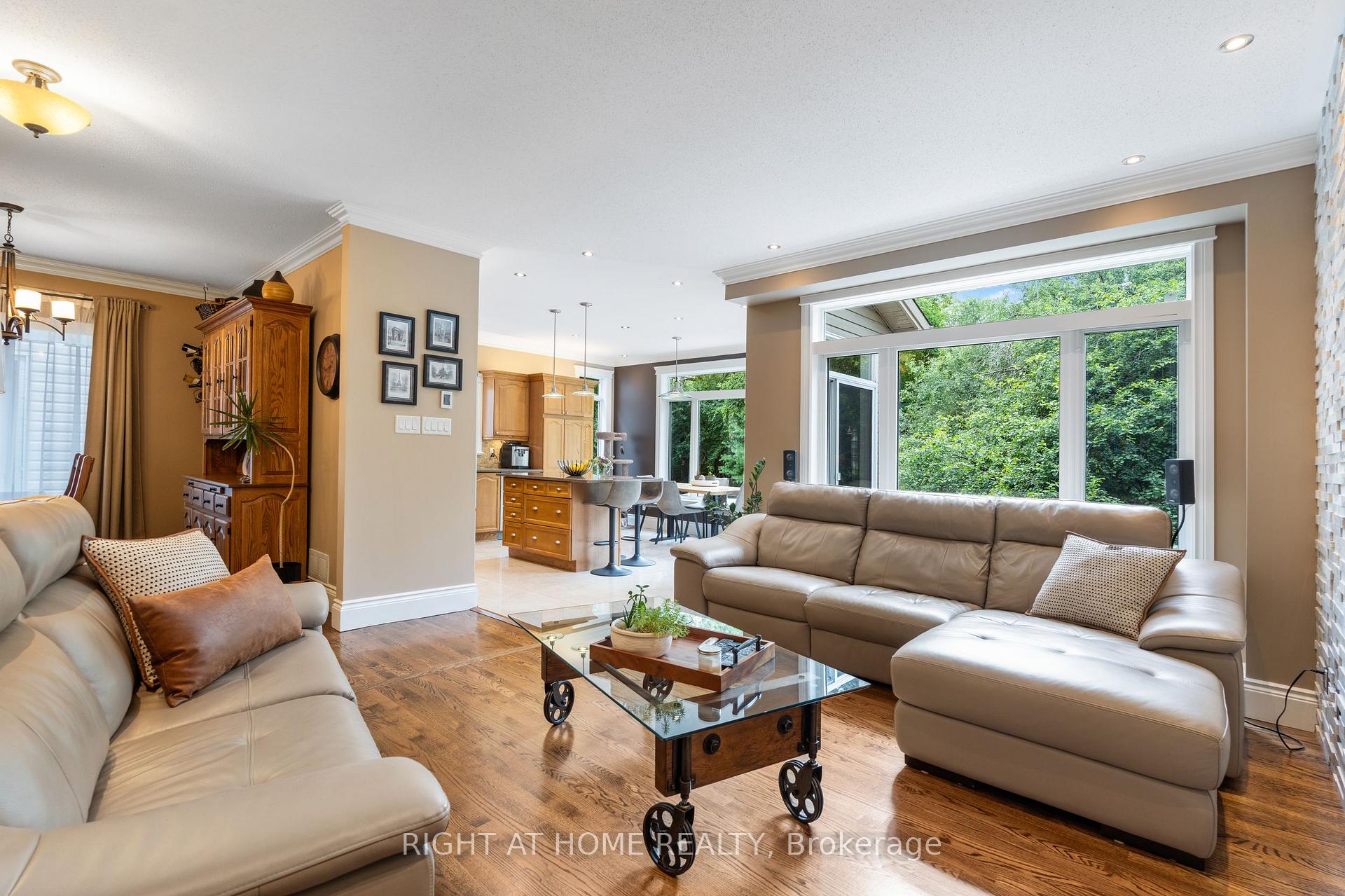 Photo 10 of 103 Borealis Crescent, Ottawa, Carson Meadows — HOMEH