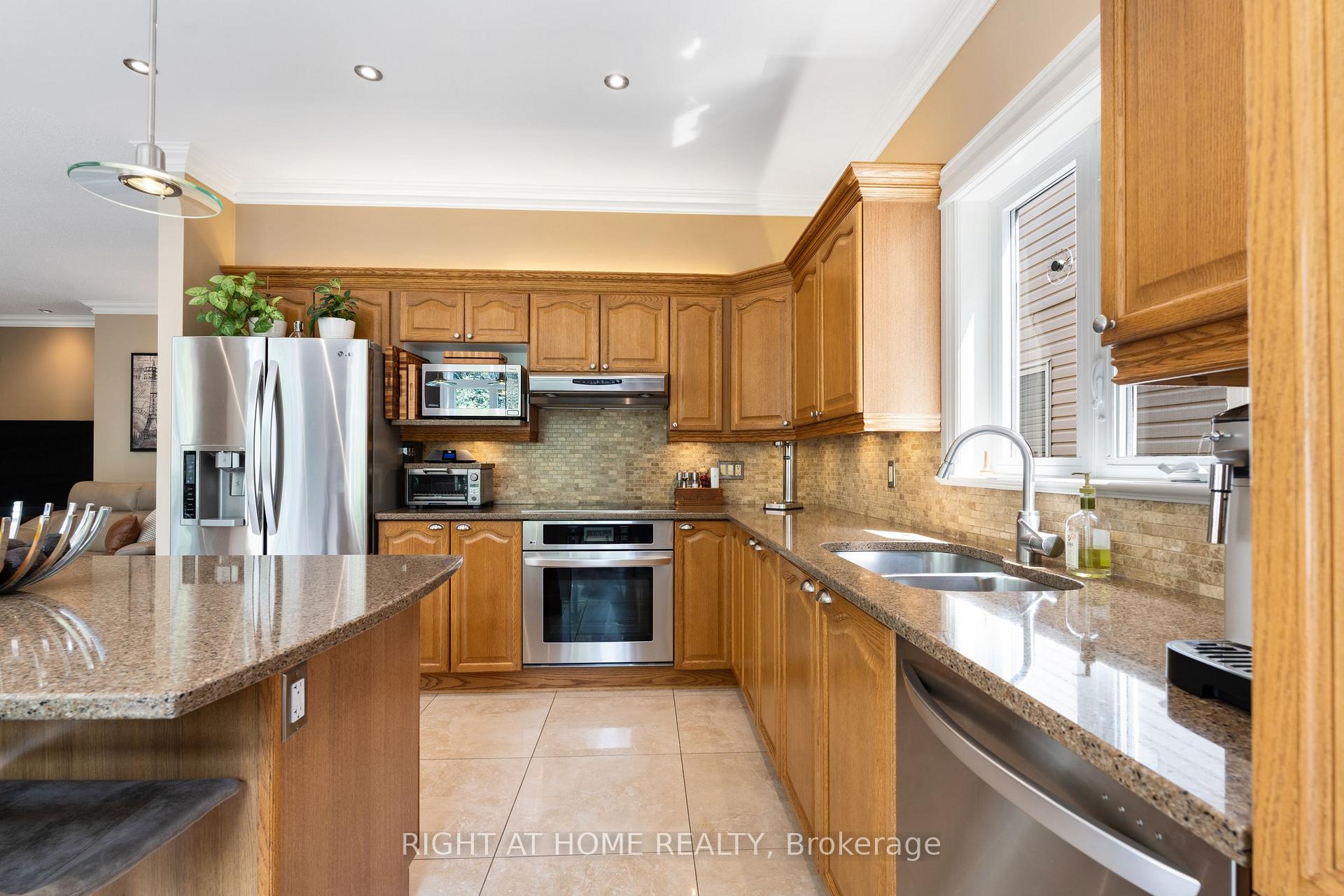 Photo 12 of 103 Borealis Crescent, Ottawa, Carson Meadows — HOMEH